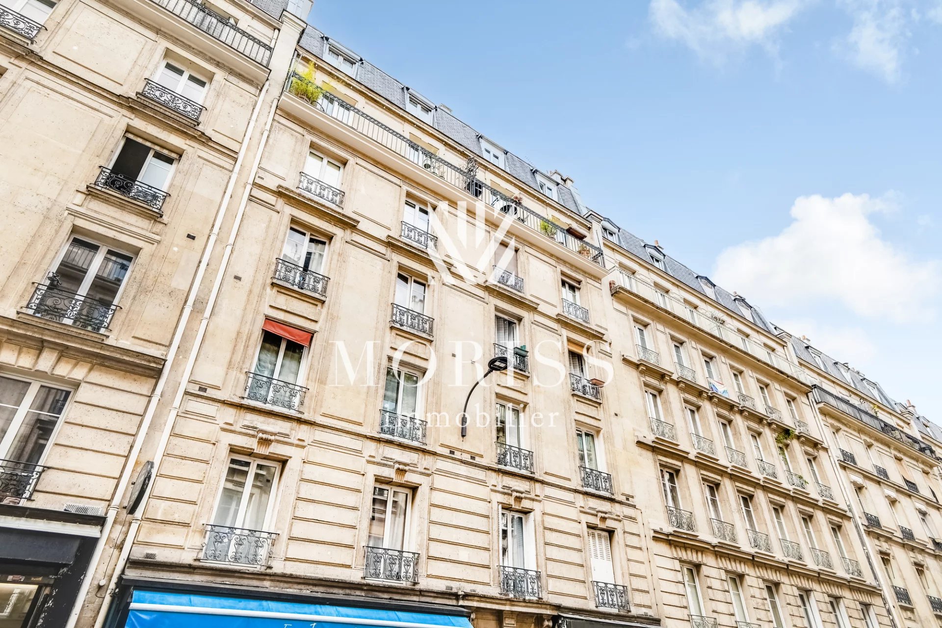 Studio avec 3,90 m de hauteur sous plafond – Excellent état – Fo - Image 1