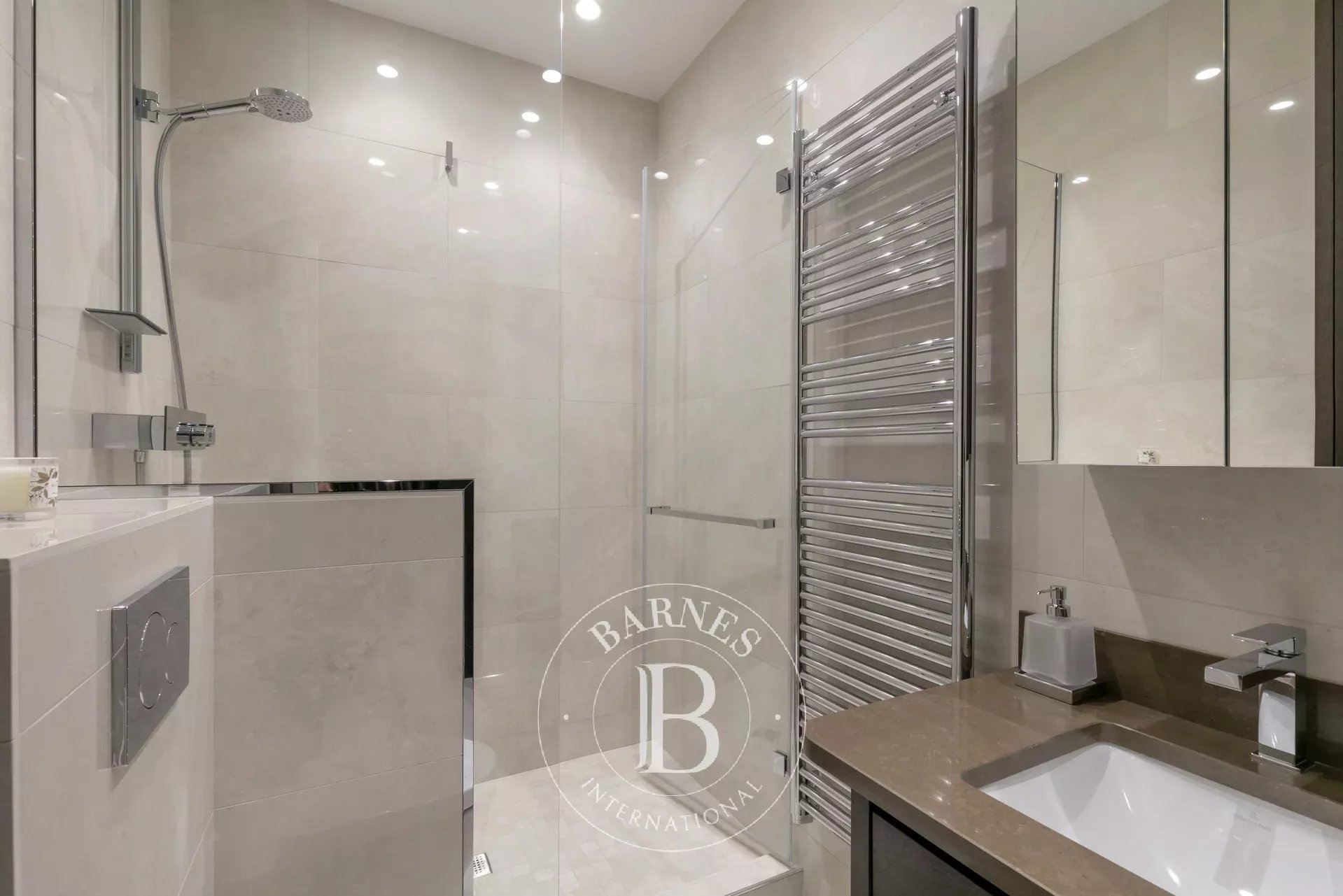 Daire Paris 8ème - picture 10