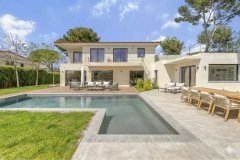 Modern Villa with Pool and Advanced Amenities in Le Cannet — photo 2 of 7