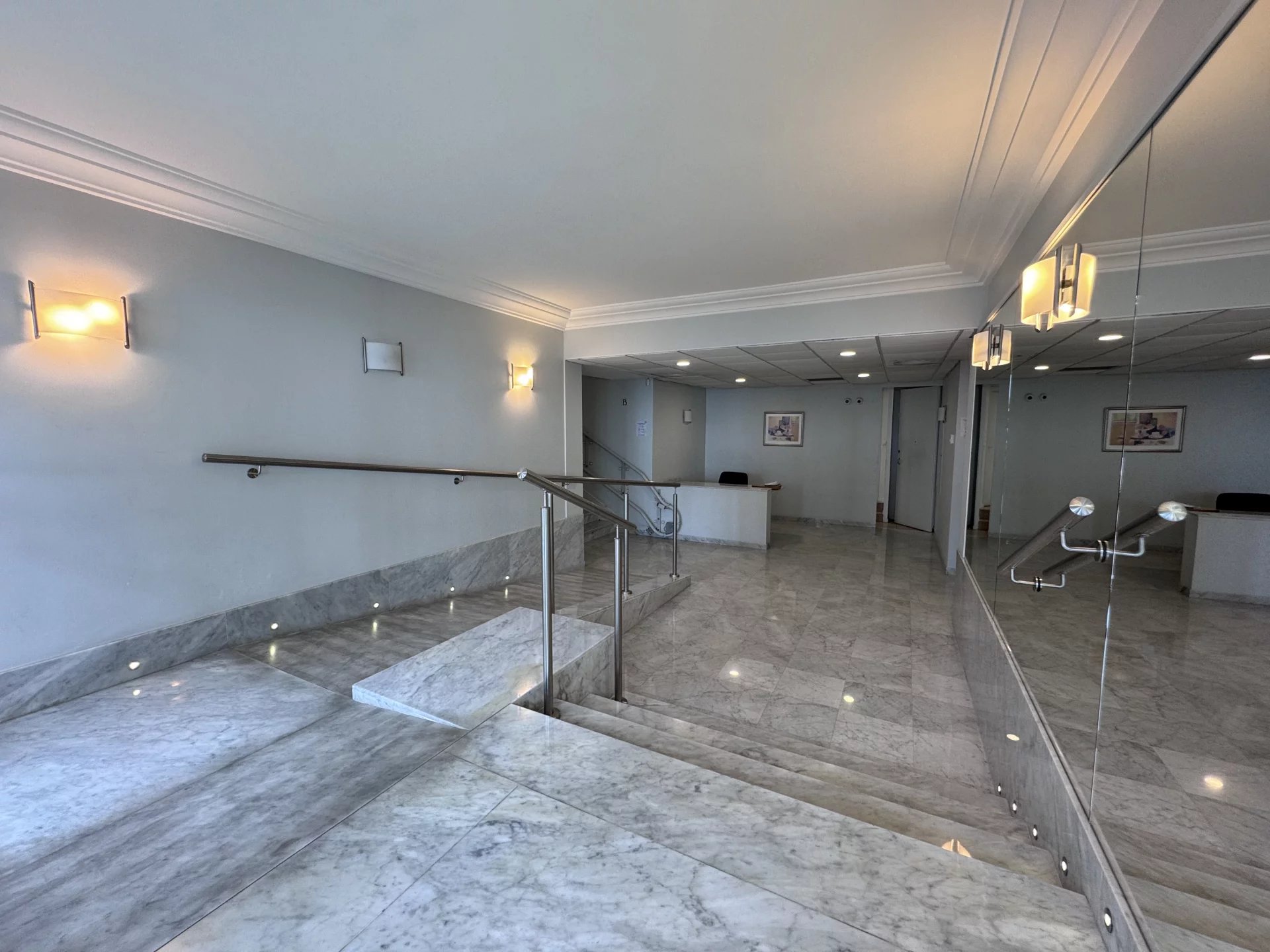 NICE - QUAI DES ÉTATS UNIS - Appartement deux pièces vue mer — photo 2