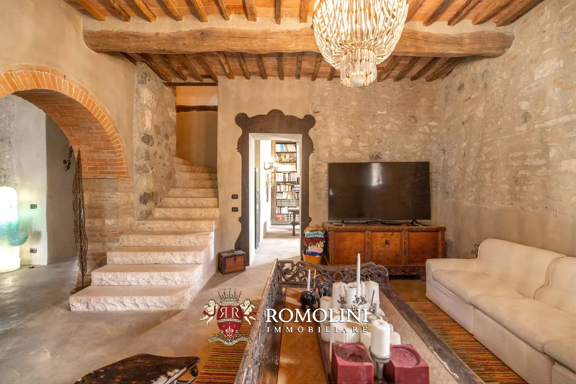 7 Bedroom Villa/Townhouse's Image 13