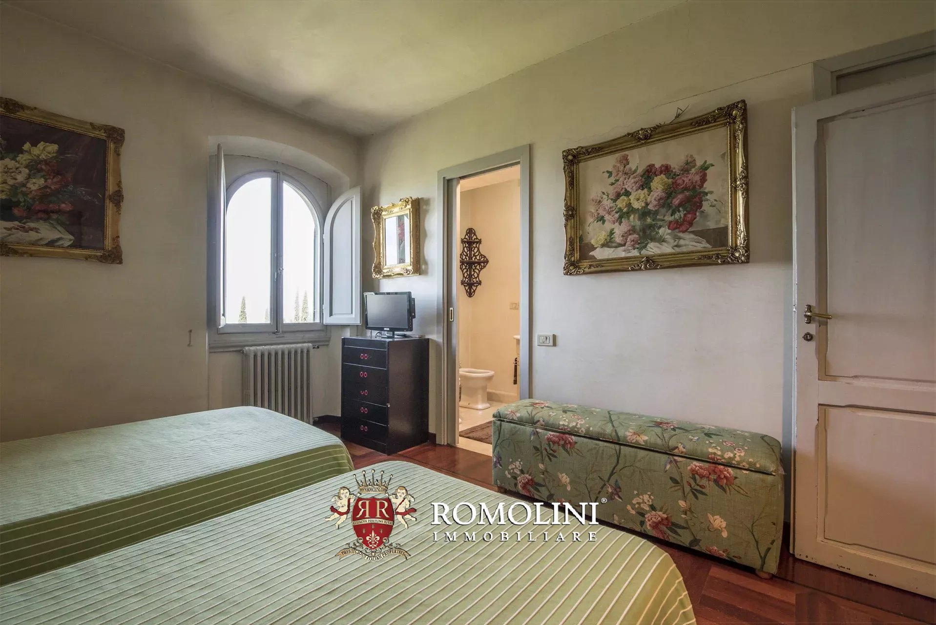 8 Bedroom Villa/Townhouse's Image 47