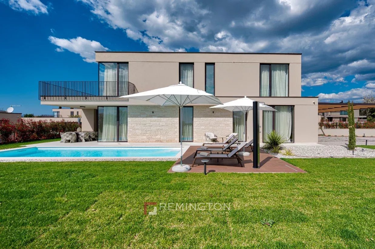 4 Bedroom Villa/Townhouse's Image 18