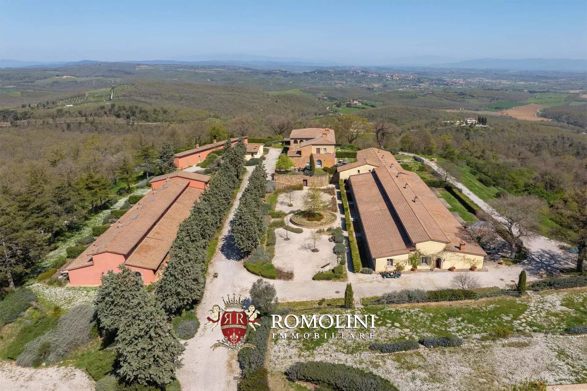 LUXUSANLAGE MIT 19 WOHNUNGEN IN DER TOSKANA, VAL D'ORCIA