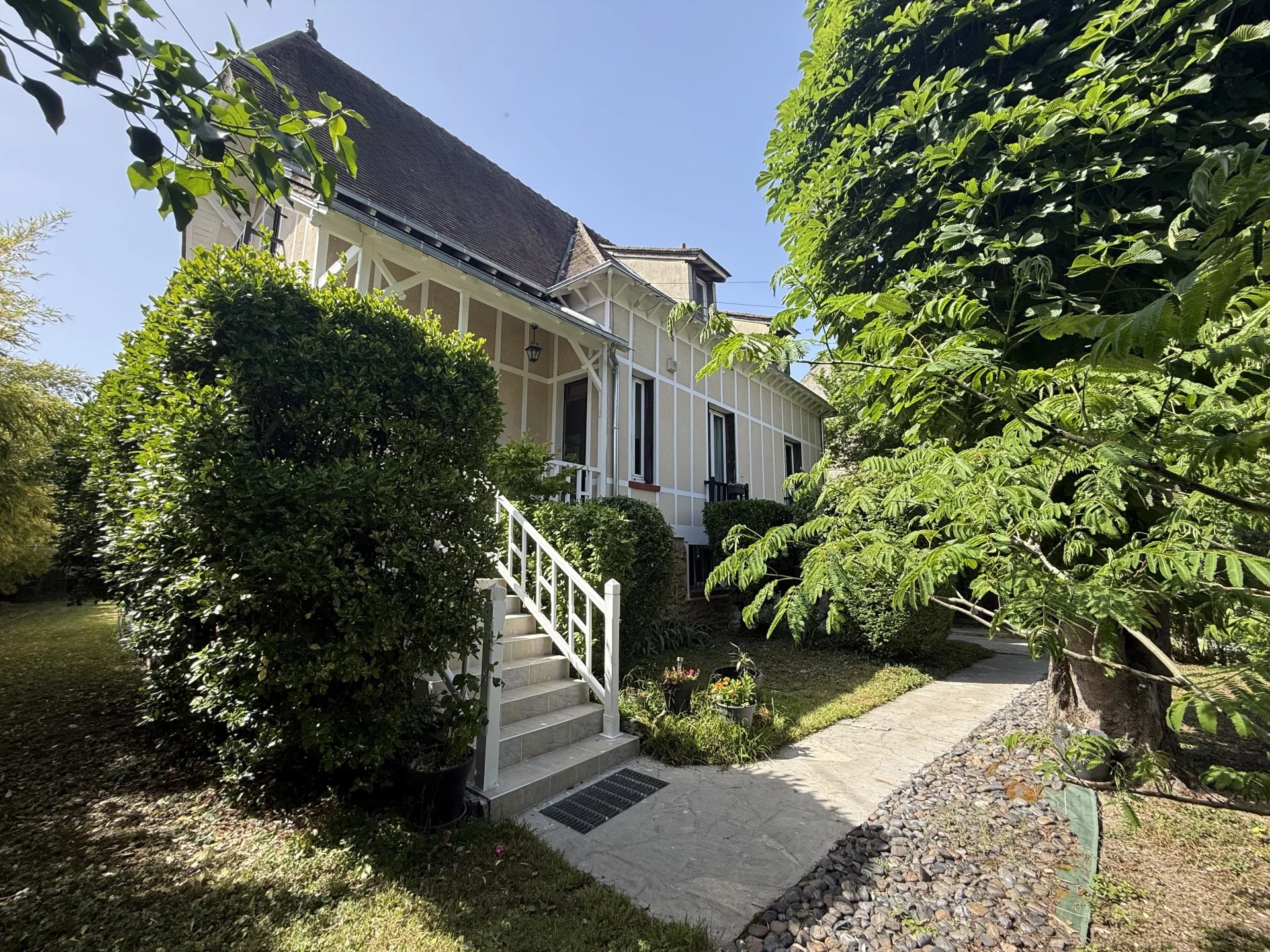 MAISON DE MAÎTRE – CHELLES CENTRE-VILLE