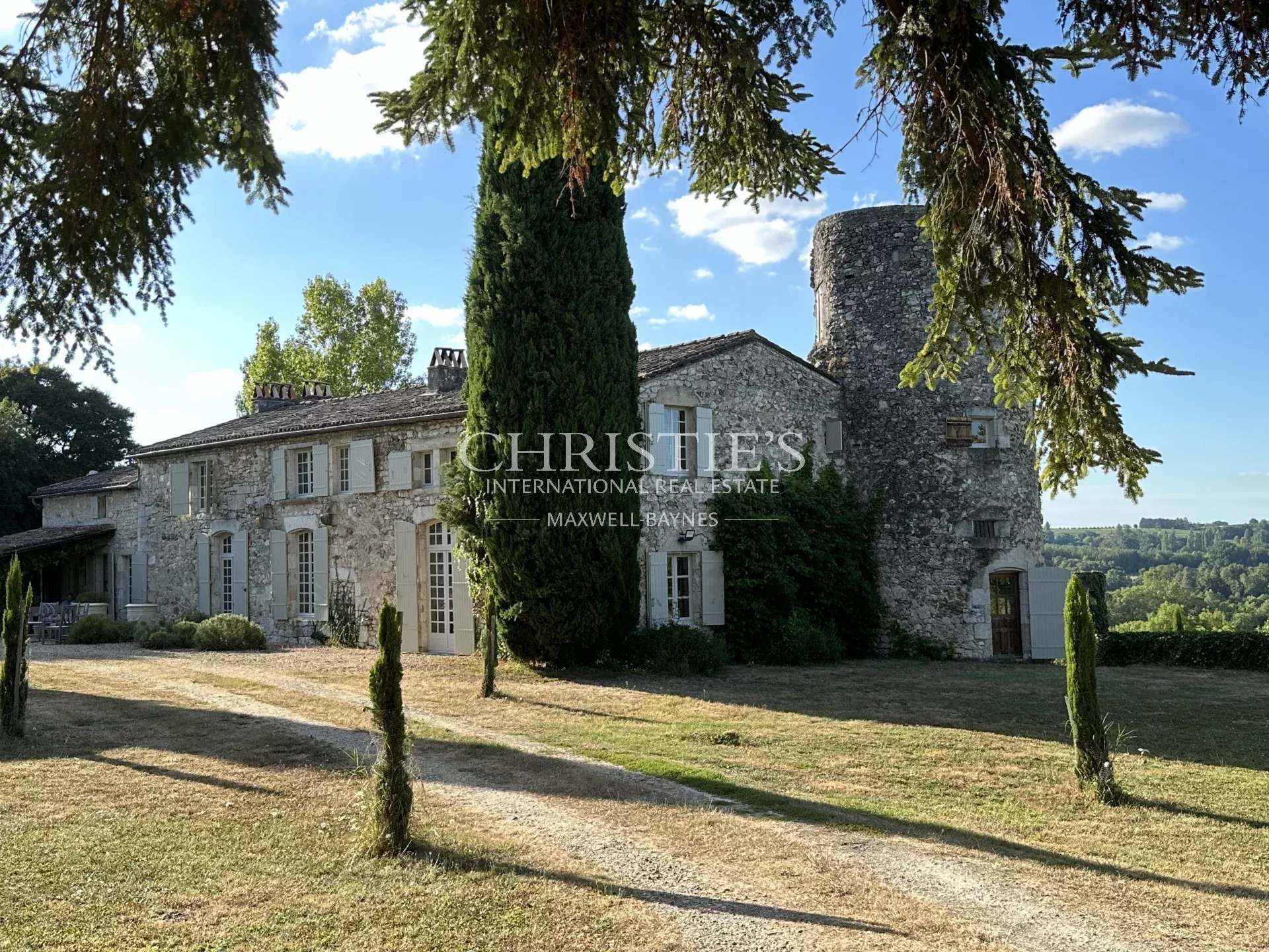 5 Bedroom Chateau's Image 29