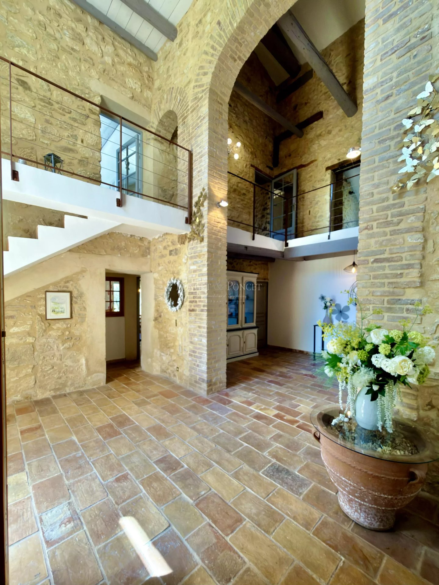 10 Bedroom Villa/Townhouse's Image 34