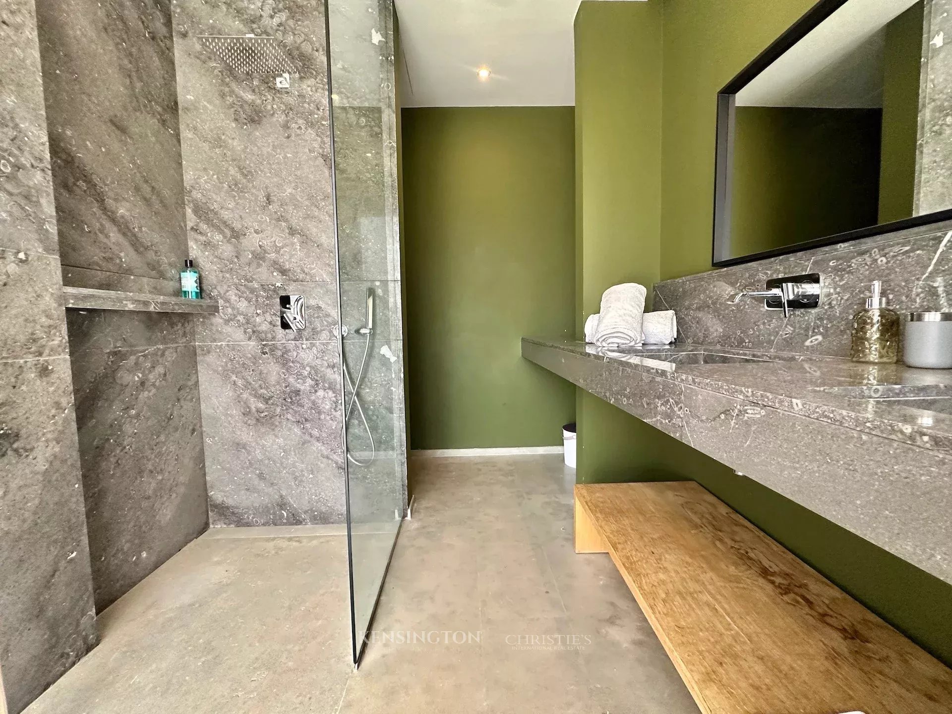 4 Bedroom Villa/Townhouse's Image 23