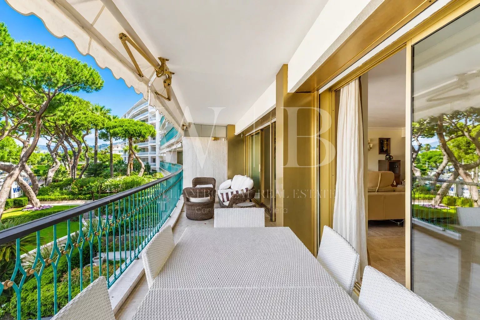 Agence immobilière de WILLIAM BOUZAT REAL ESTATE – Cannes French Riviera