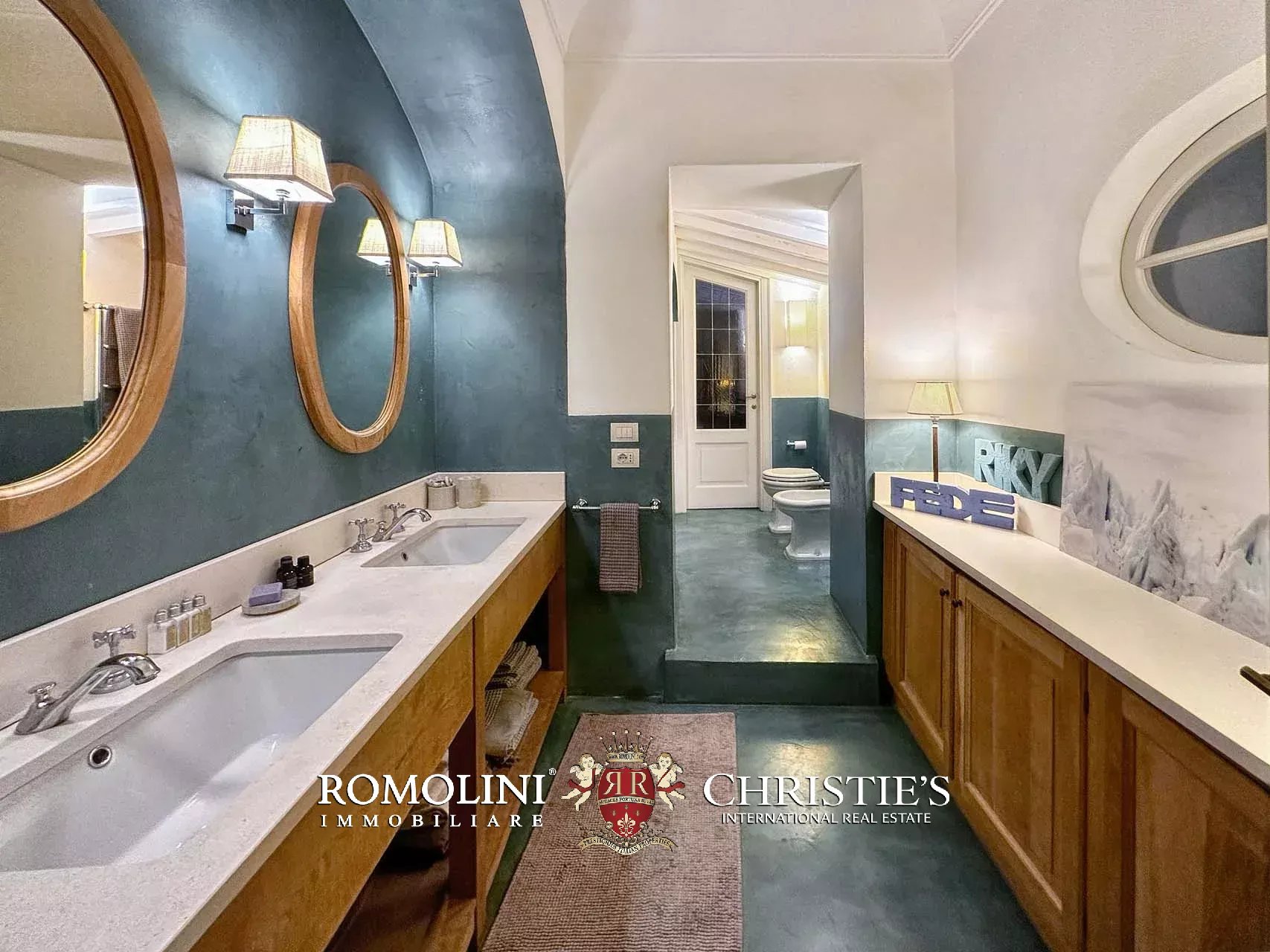 15 Bedroom Villa/Townhouse's Image 20