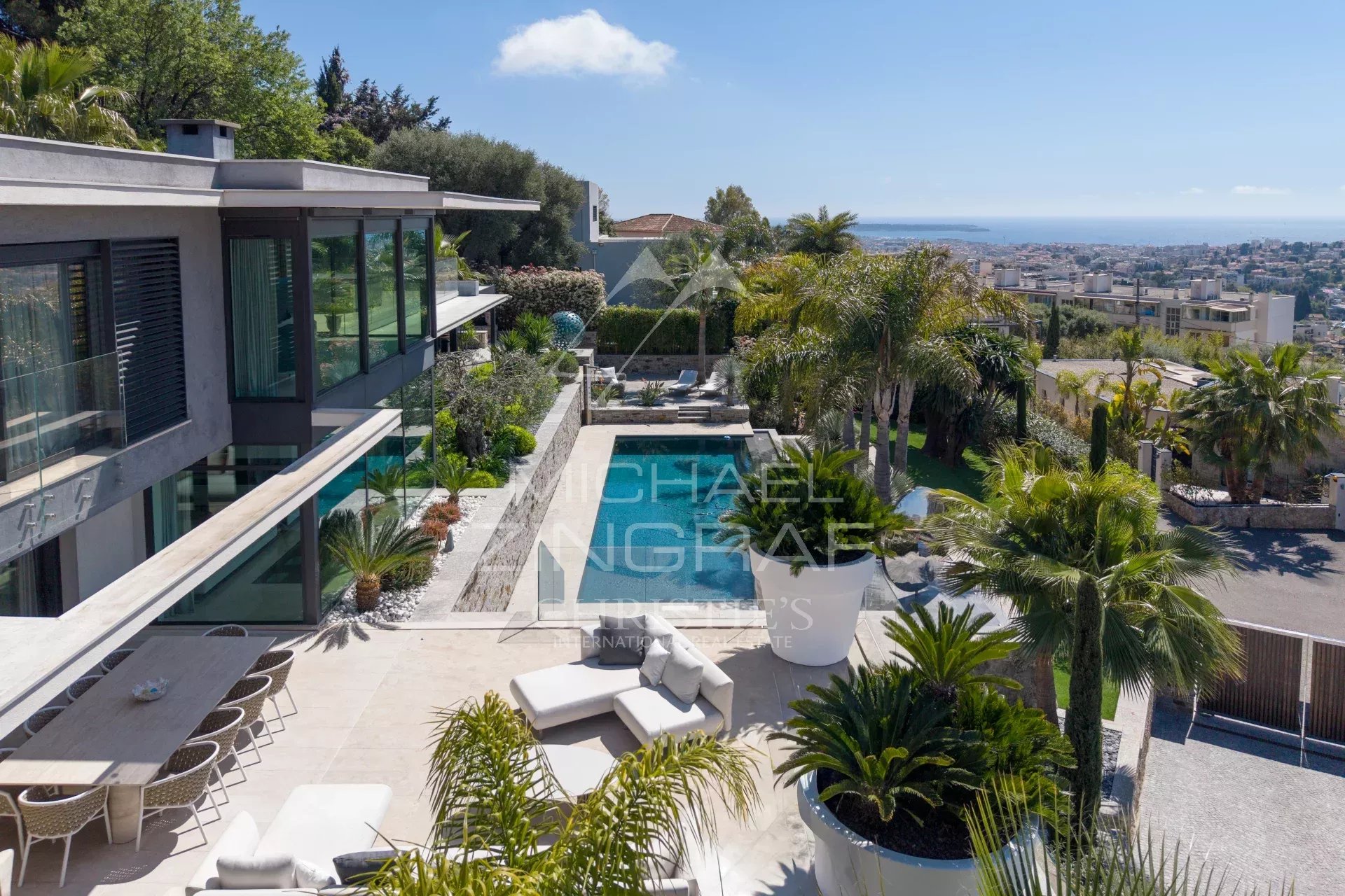 5 Bedroom Villa/Townhouse's Image 8