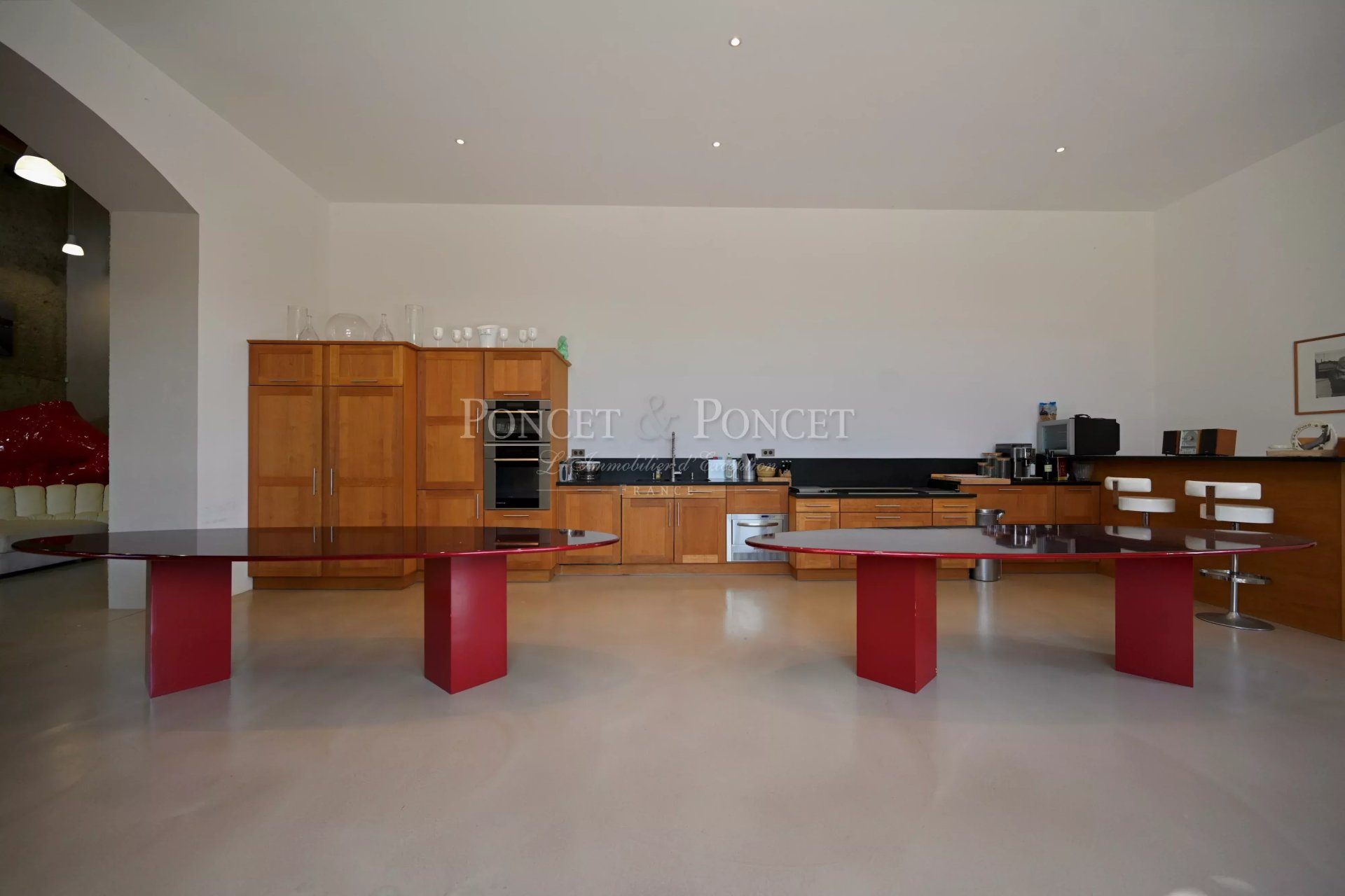 6 Bedroom Villa/Townhouse's Image 6