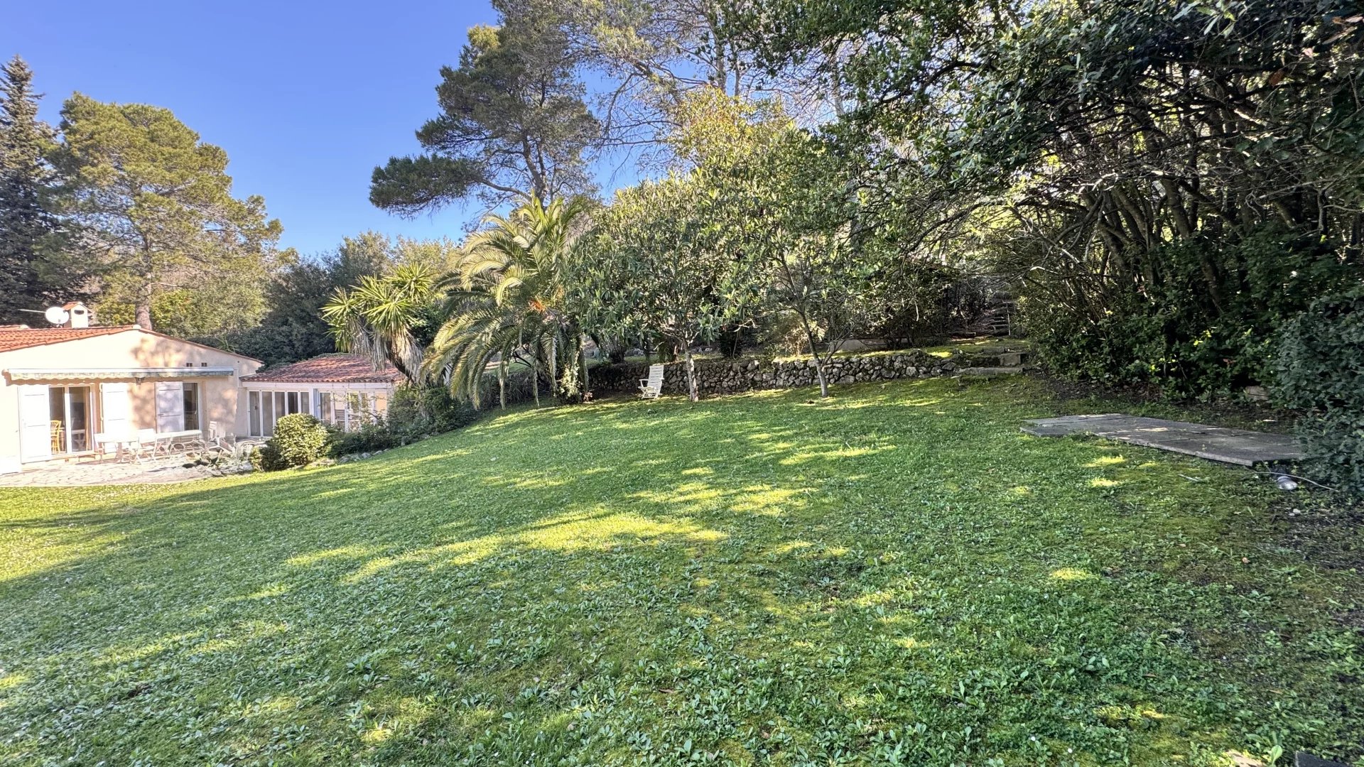 VILLA PISCINE GROS POTENTIEL