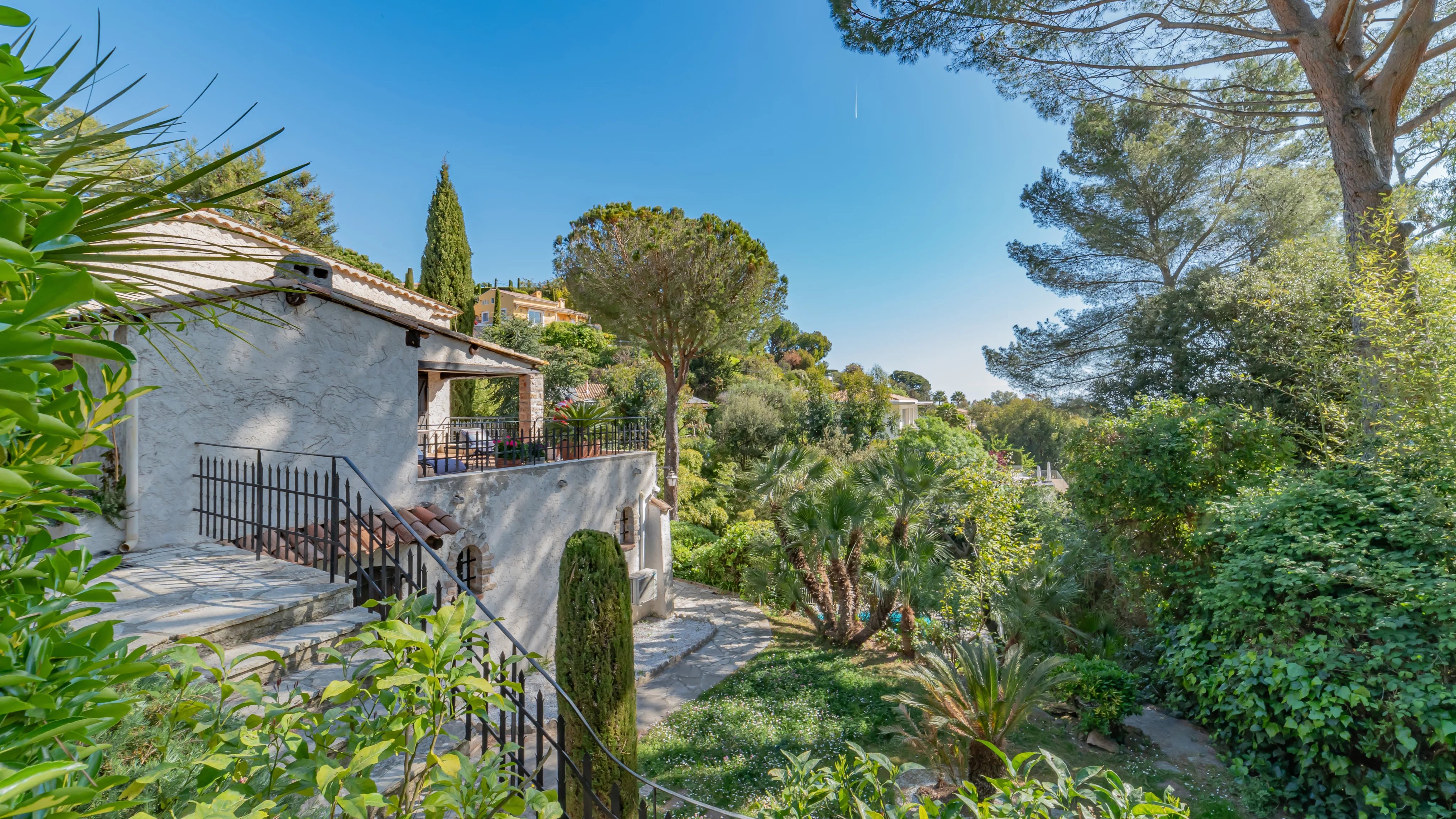 Super Cannes - Villa to renovate