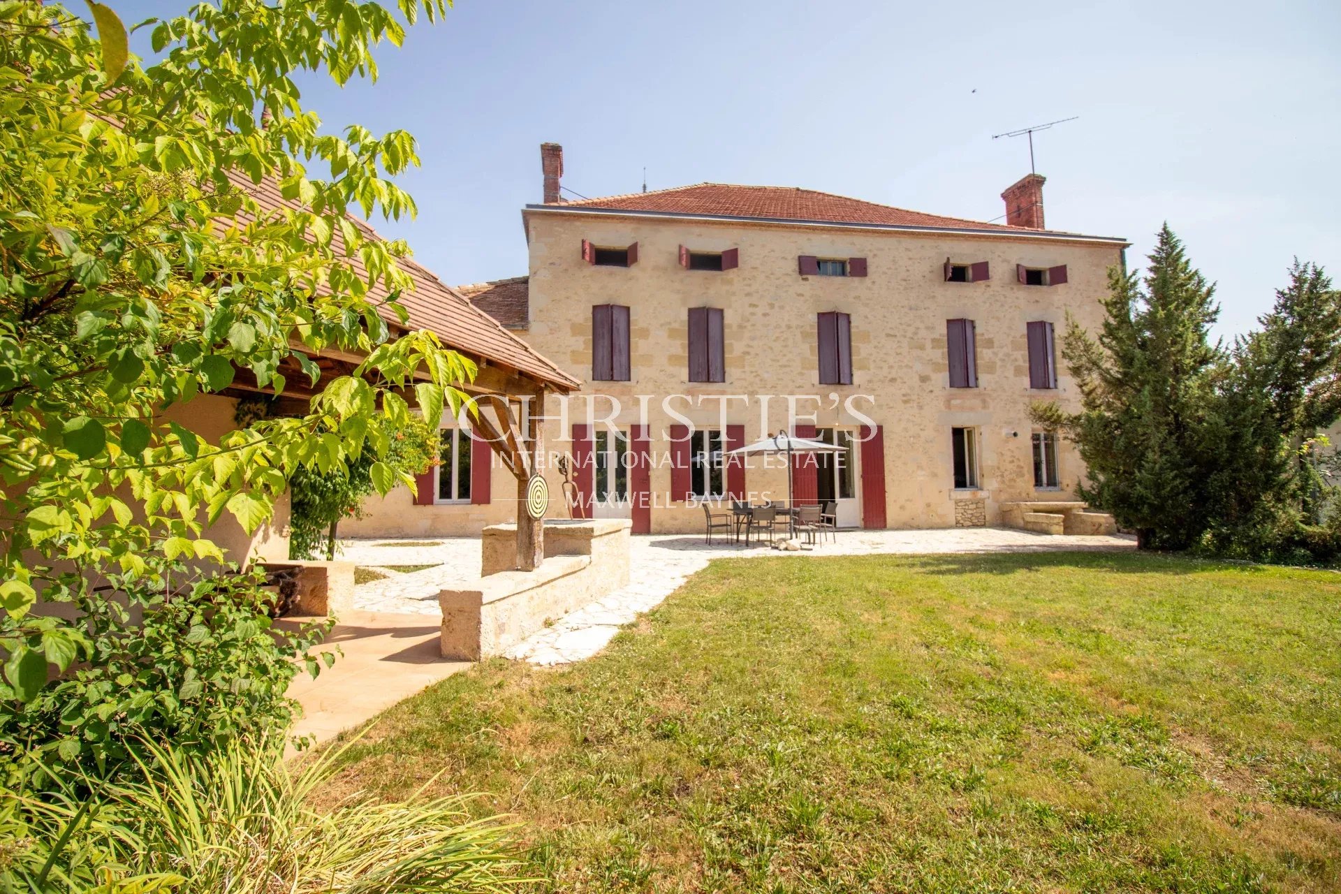 7 Bedroom Villa/Townhouse's Image 19