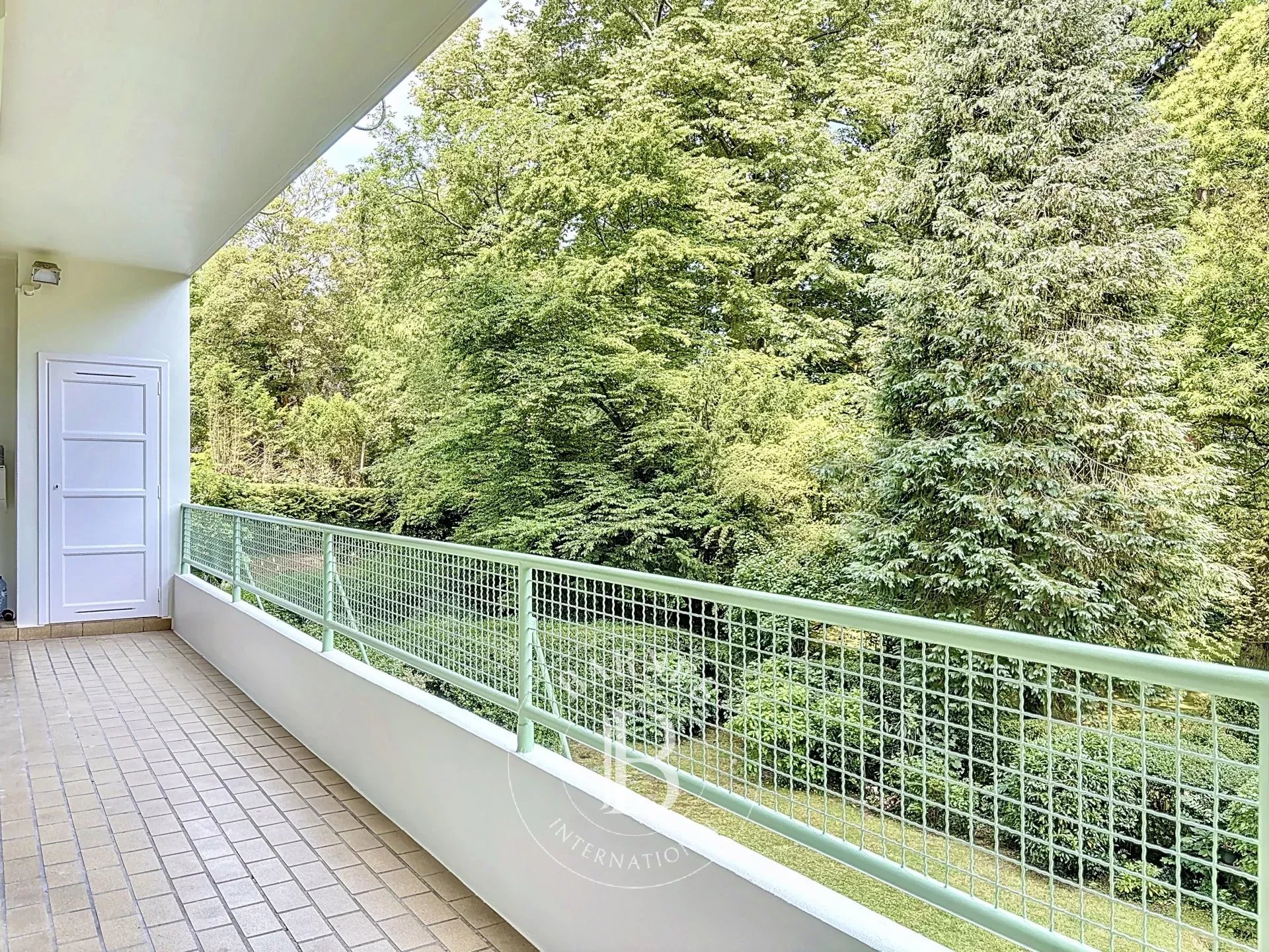 Uccle Churchill - Appt 3 ch, 2 sdb, terrasses, garage