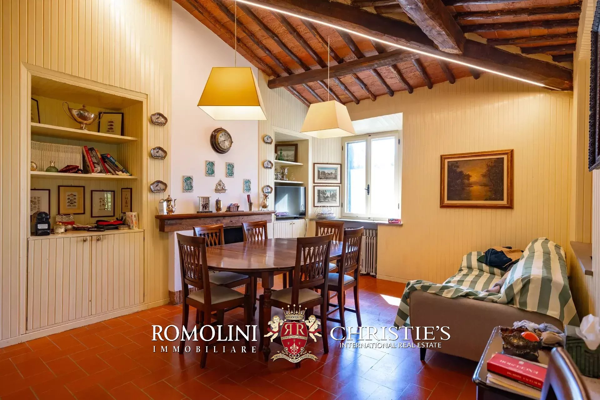 18 Bedroom Vineyard's Image 64