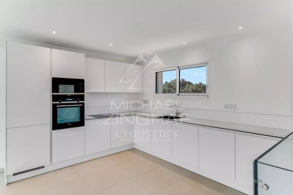 Elegant family villa 5 mins to port with sea view — photo 7