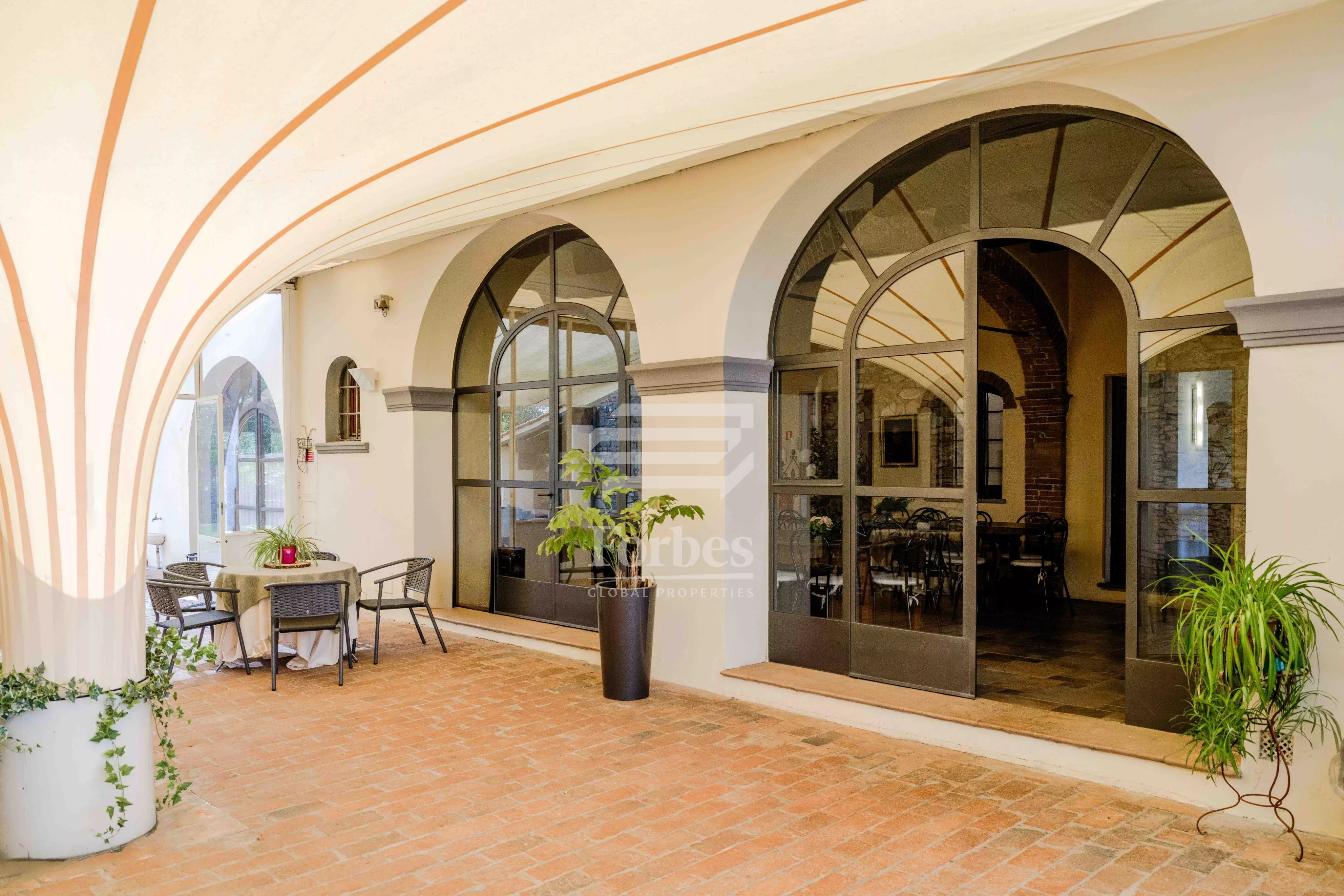 Farmhouse for sale in Tuscany, just minutes from Florence