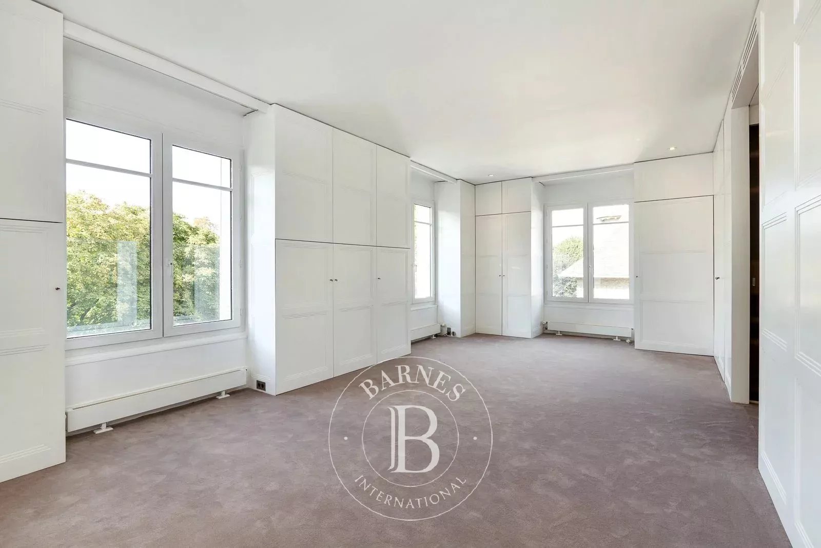 1930s MANSION - PRIVATE STREET - GARDEN - NEUILLY / SAUSSAYE-PERRONET - picture 13