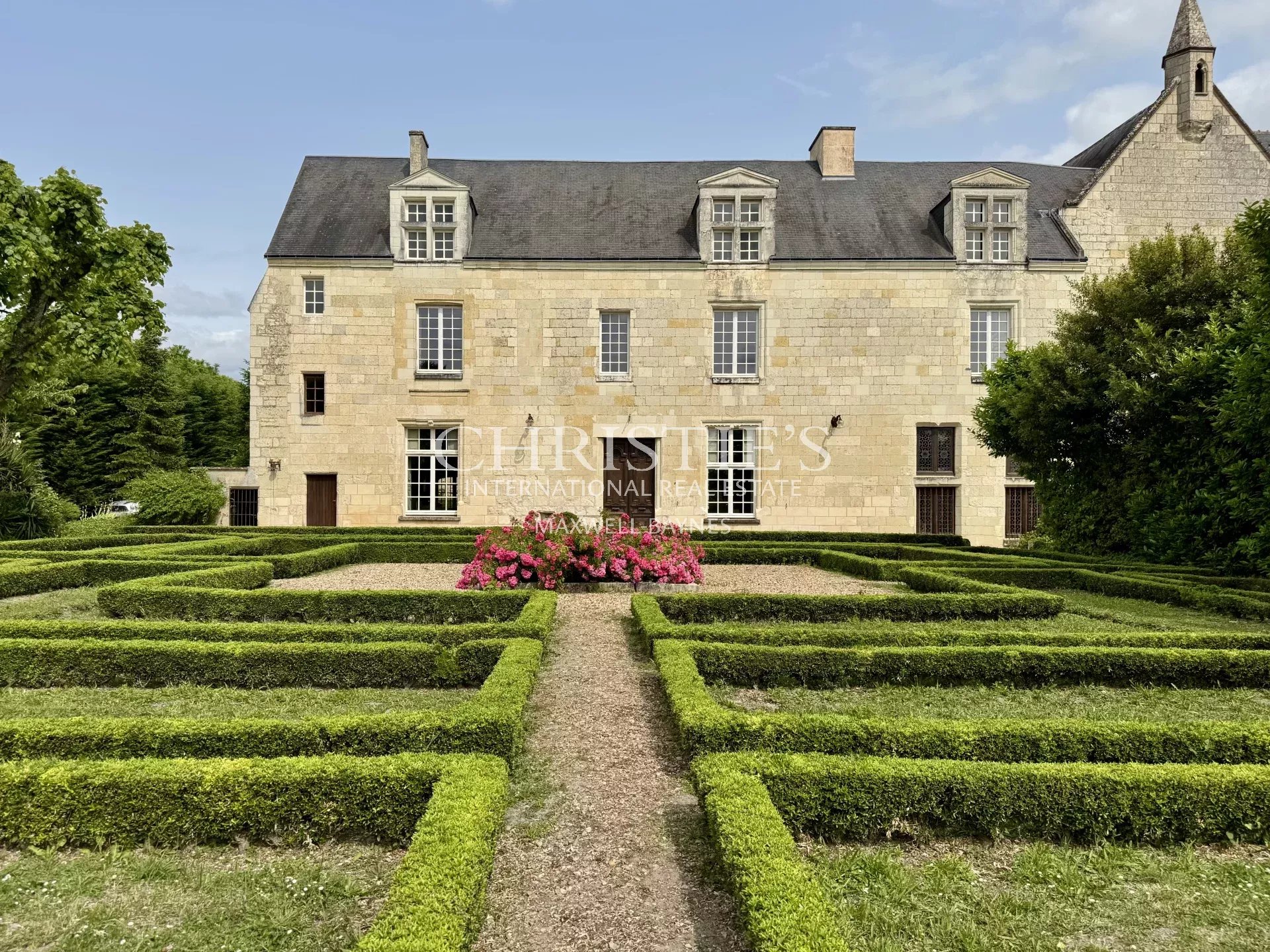 6 Bedroom Villa/Townhouse's Image 22