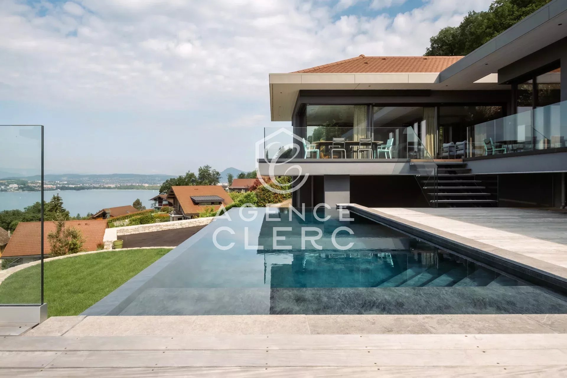 4 Bedroom Villa/Townhouse's Image 9
