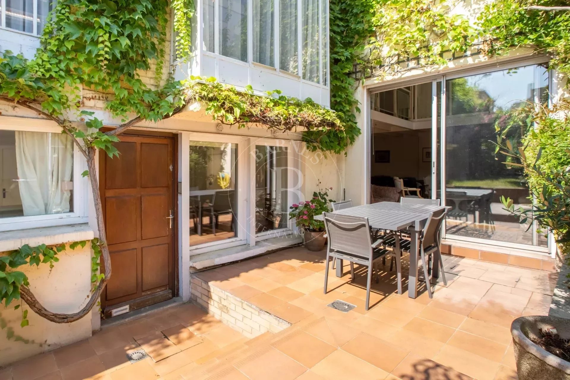 Ev Vanves - picture 15