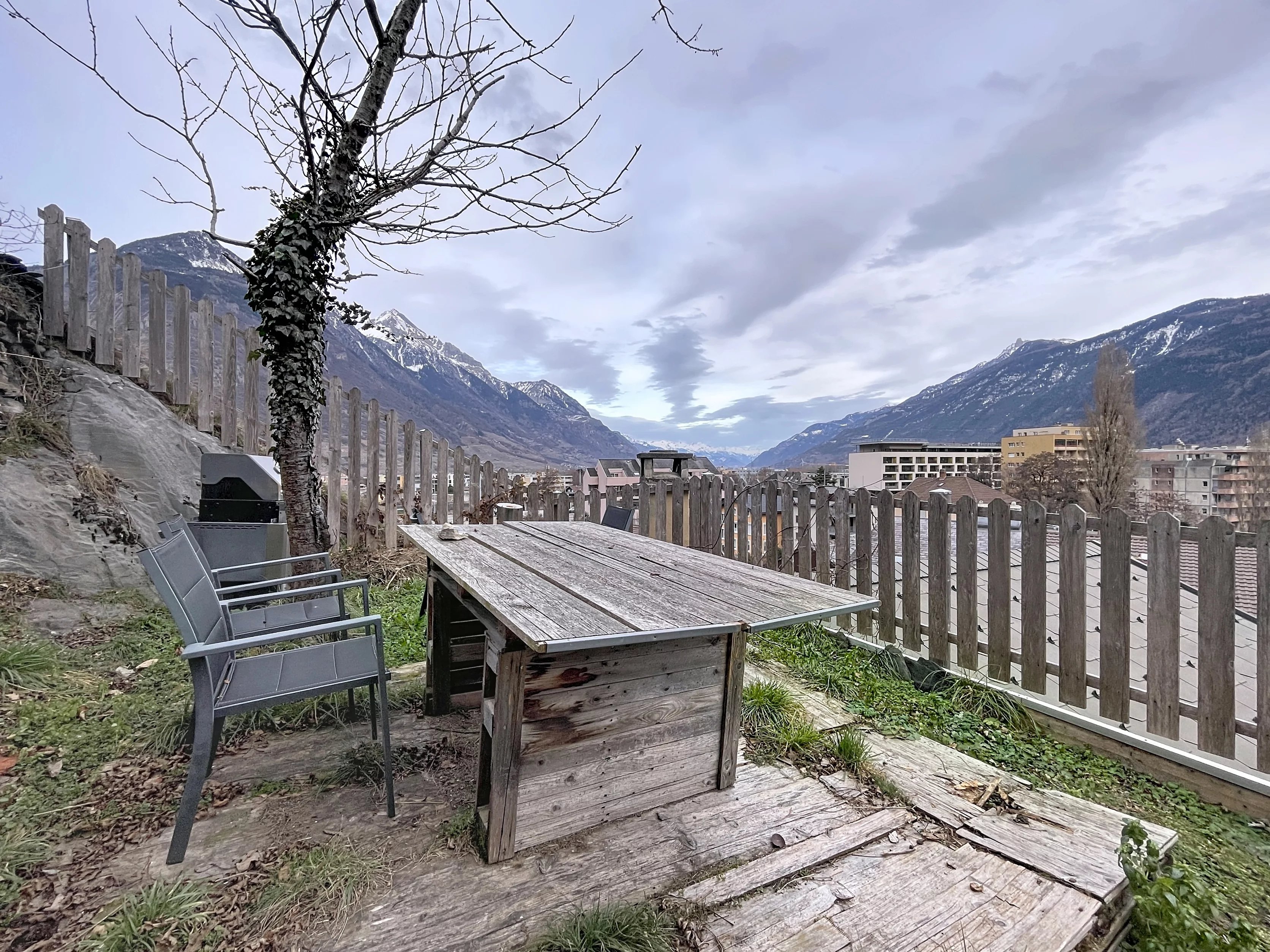 Belle maison contiguë