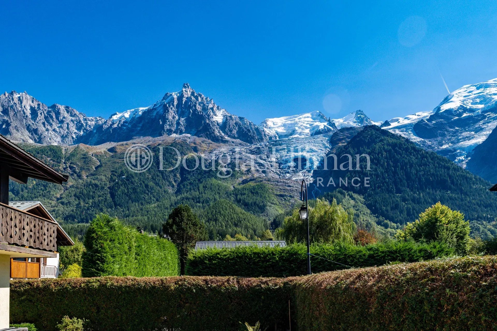 CHAMONIX – A large chalet with independent apartment - Picture n°3