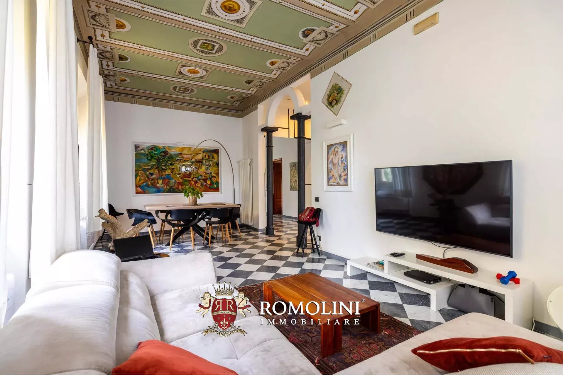 6 Bedroom Villa/Townhouse's Image 17