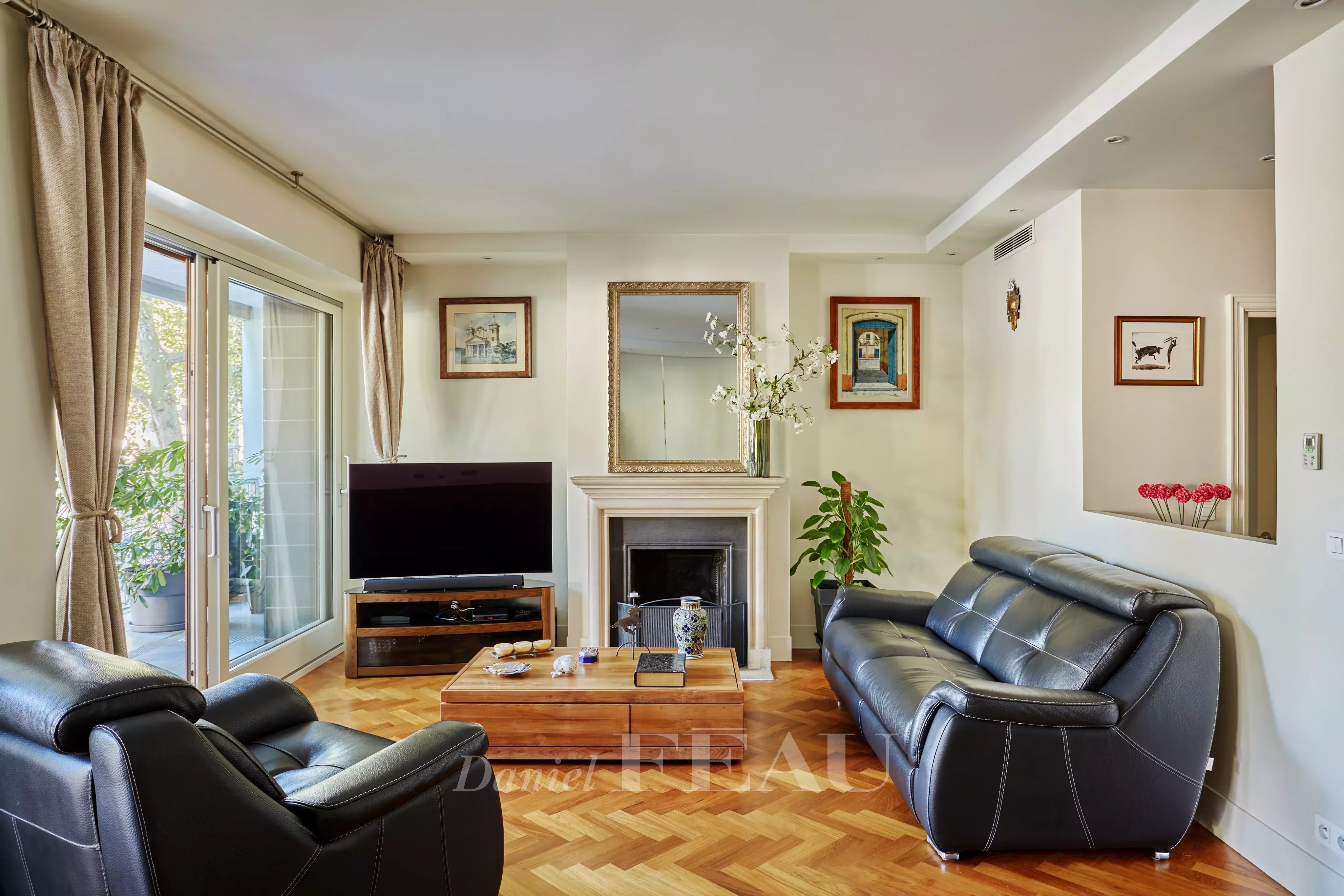 Sale Apartment Paris 16th