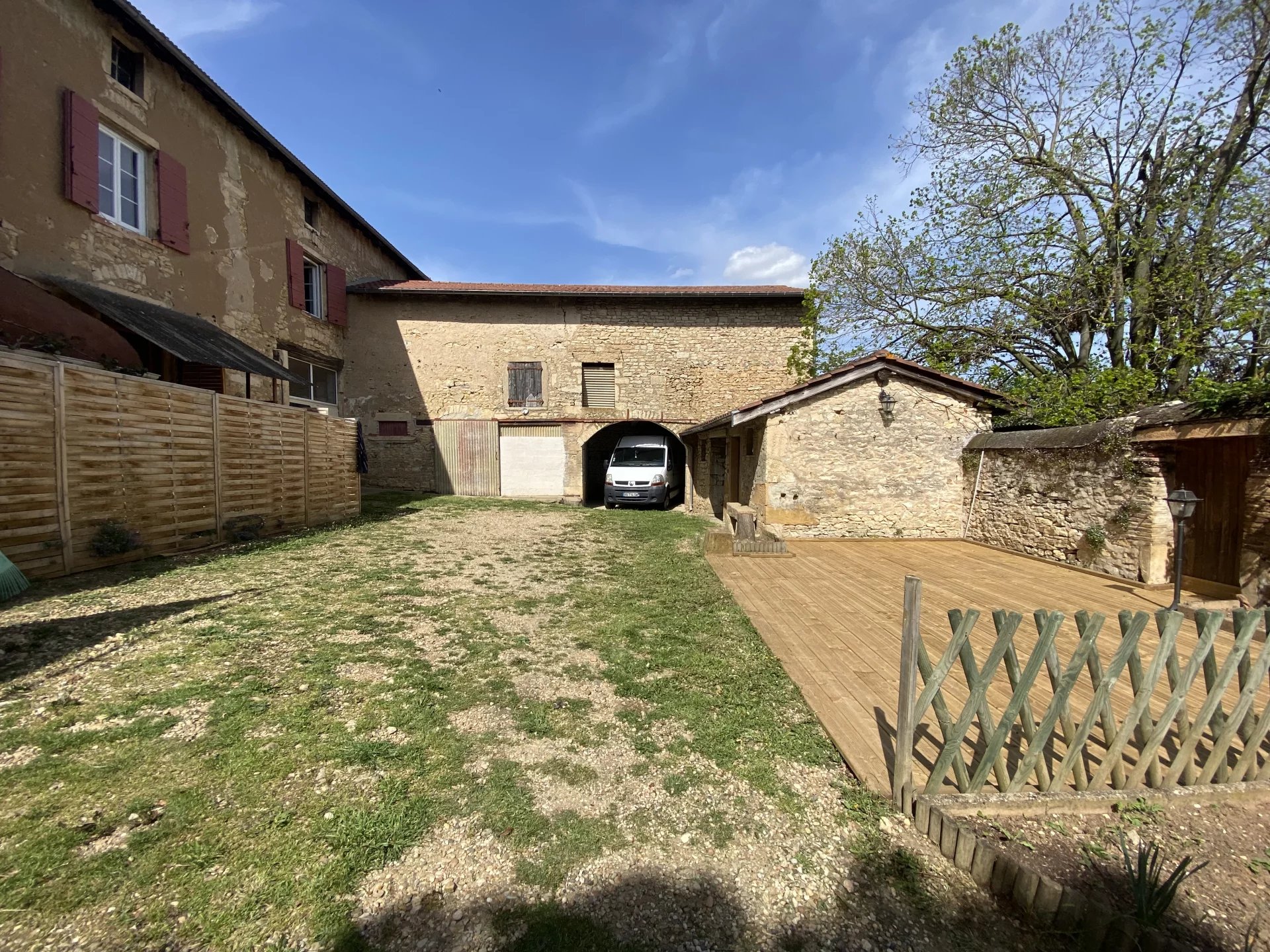 Maison 143m² avec terrasse - POMMIERS