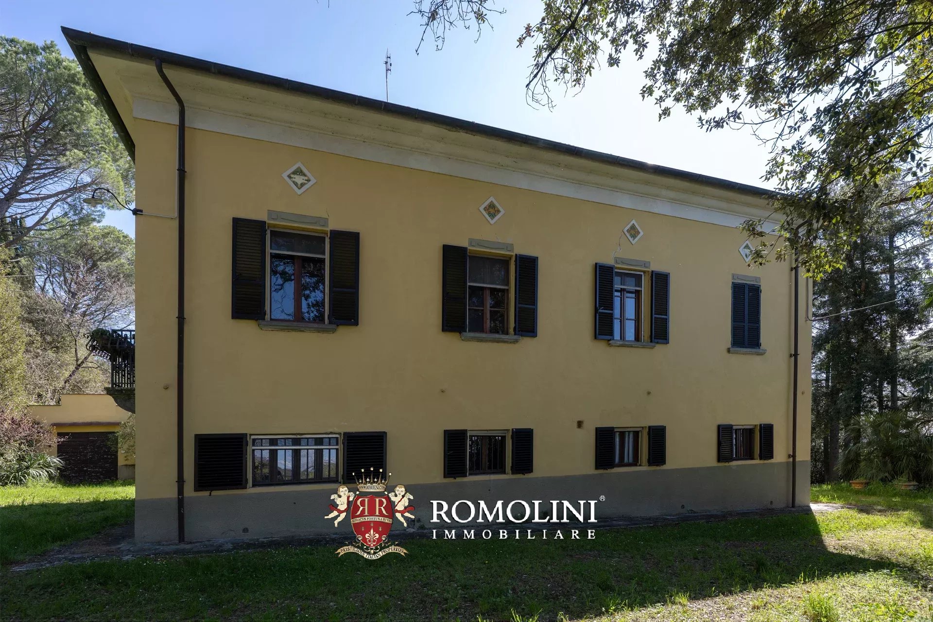 5 Bedroom Villa/Townhouse's Image 3