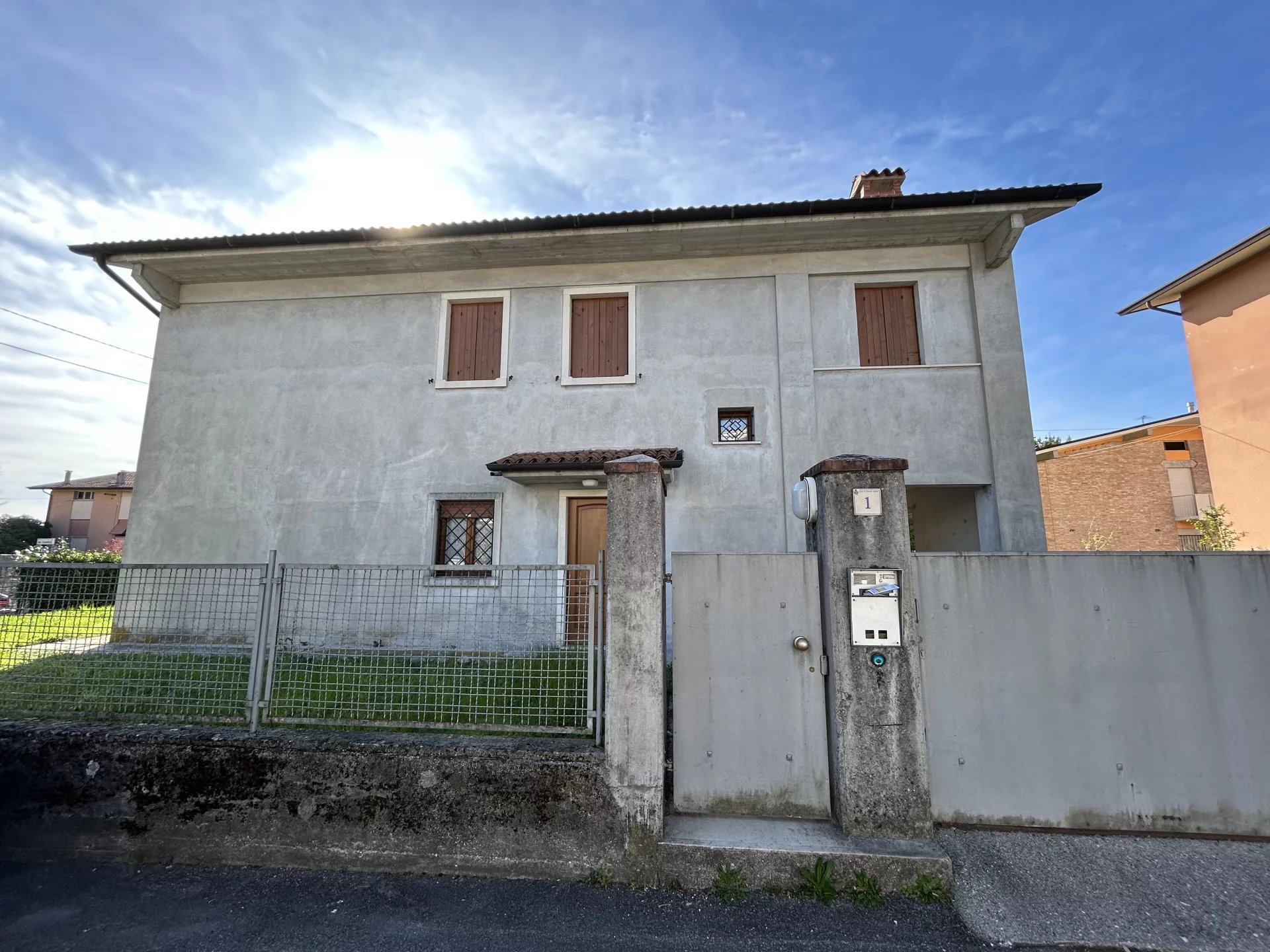 DETACHED VILLA IN VITTORIO VENETO - PROSECCO HILLS - VENETO, ITALY