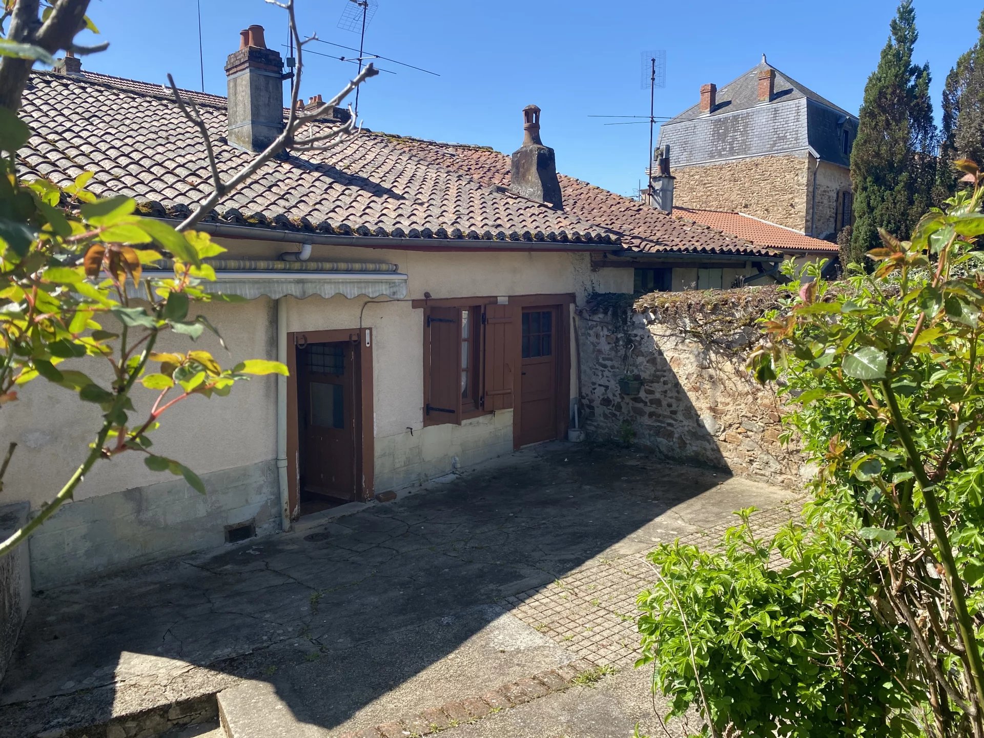 Three bedroom townhouse in centre of Bellac with a garden