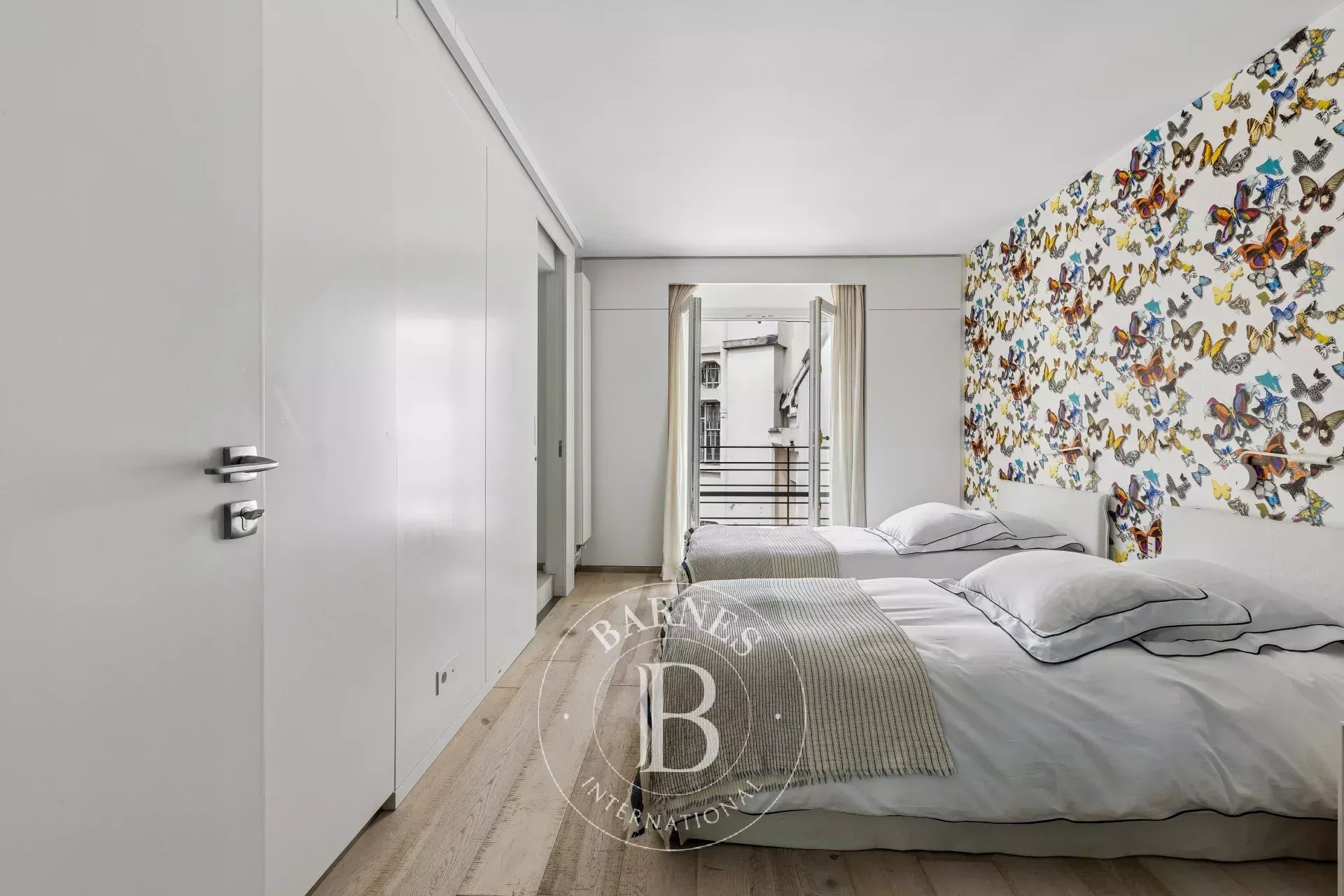 Paris  - Apartment 4 Bedrooms - picture 14