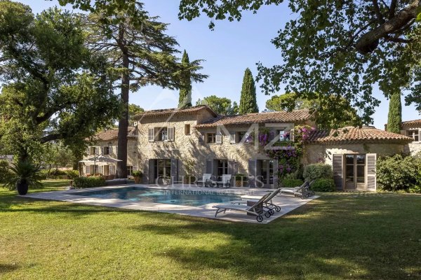 Historic 18th-Century Stone Mas for Sale in Mougins | Luxury Villa — photo 2