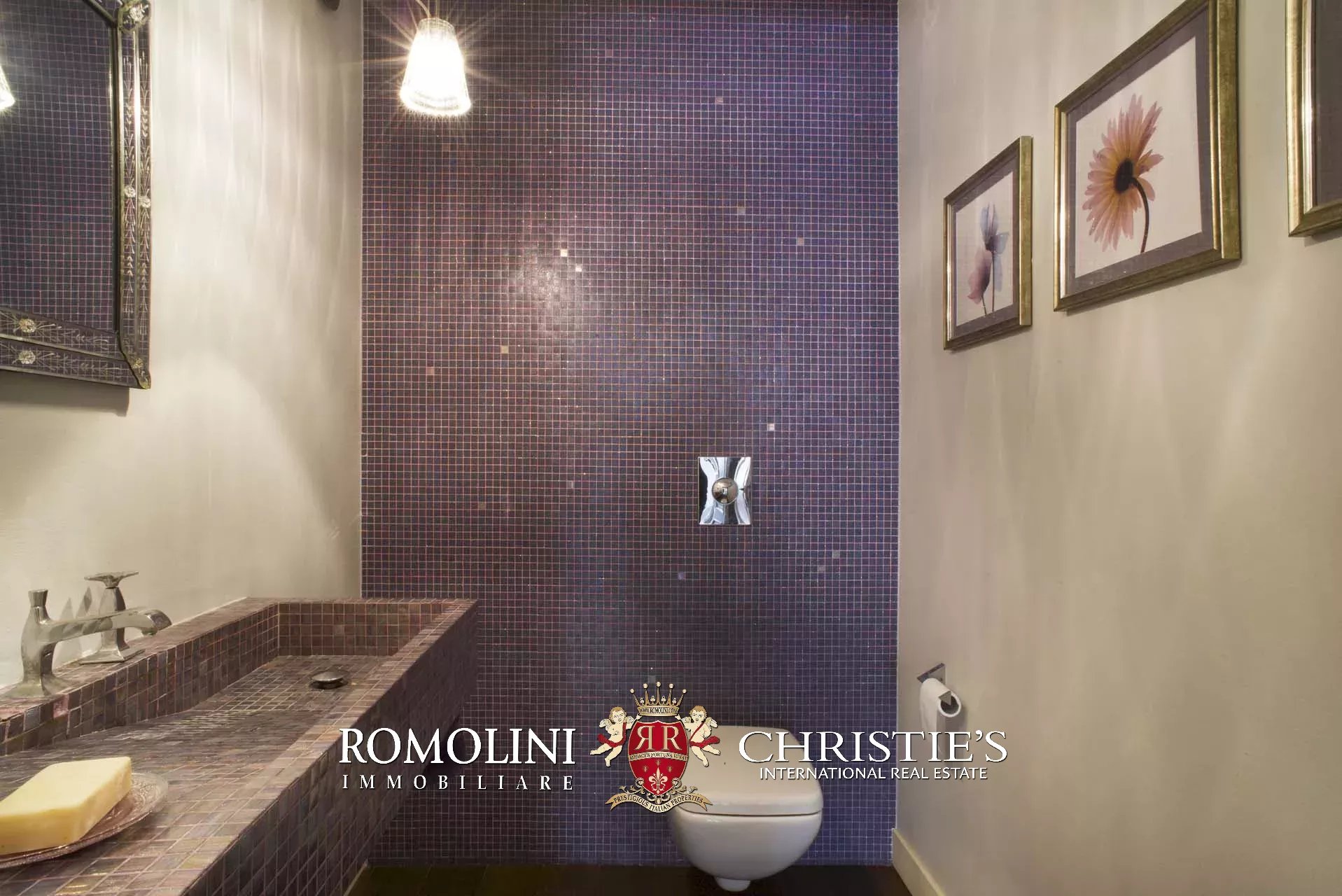 6 Bedroom Villa/Townhouse's Image 42