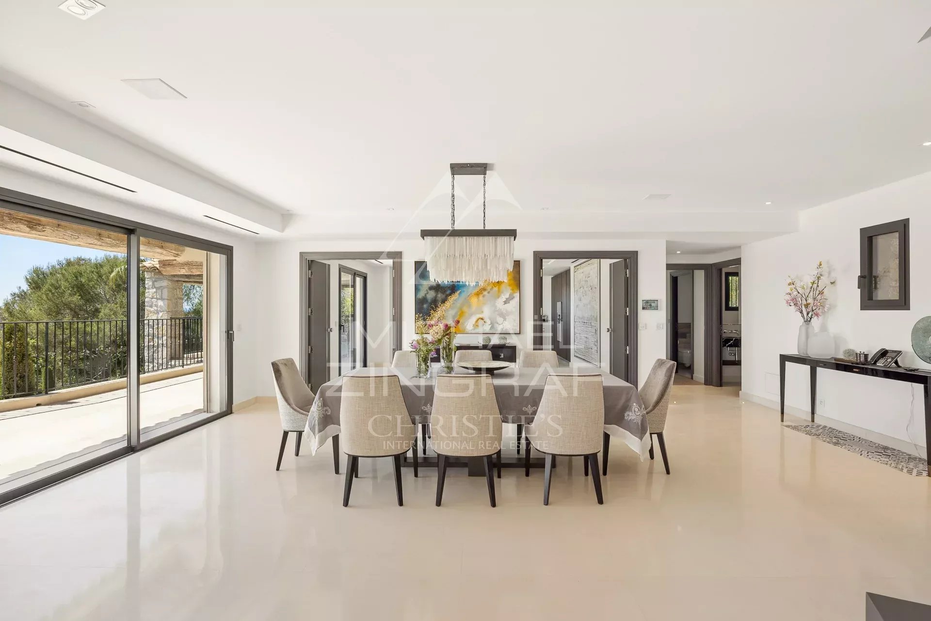 5 Bedroom Villa/Townhouse's Image 6