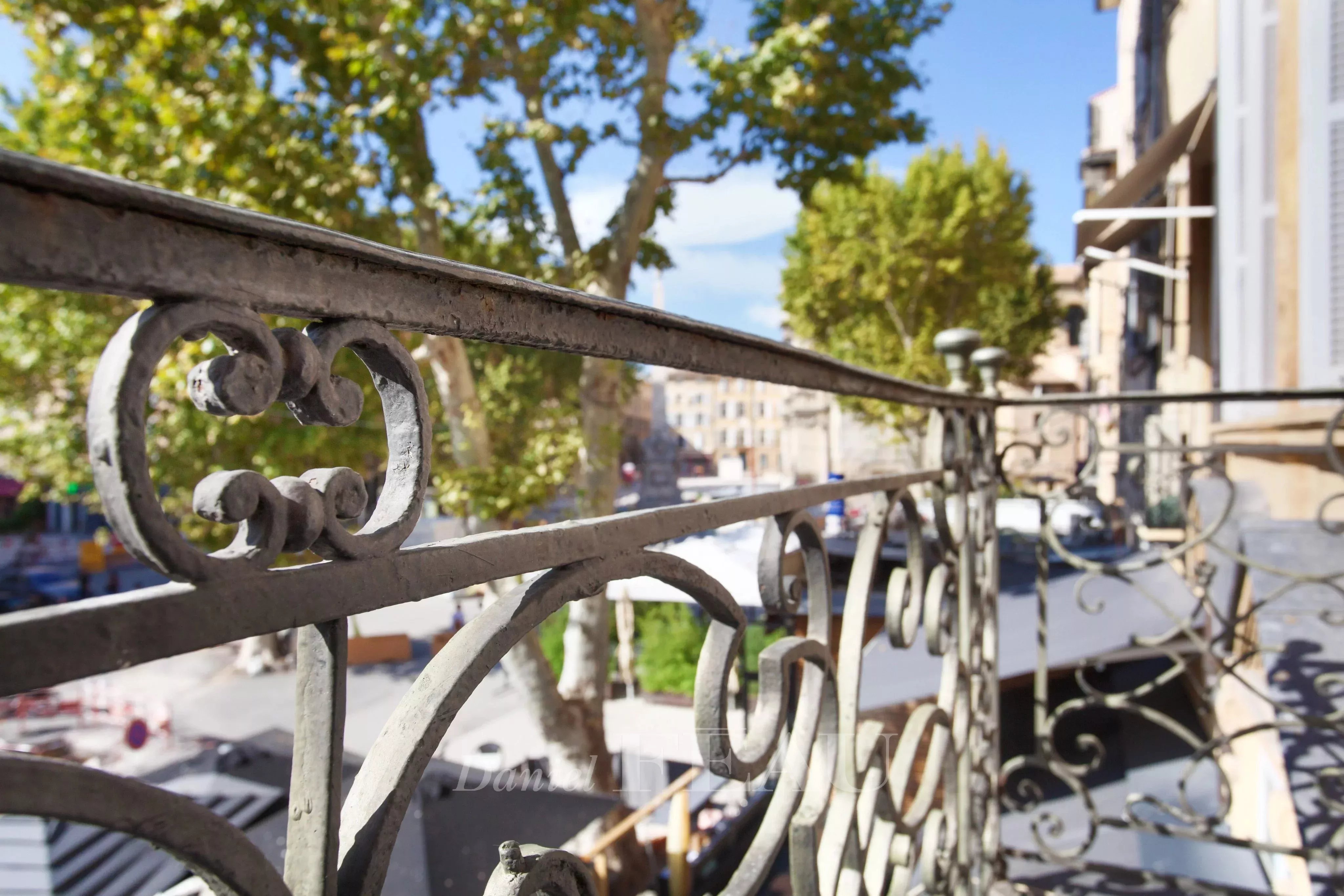 Aix-en-Provence  -  A tastefully renovated 3-bed apartment