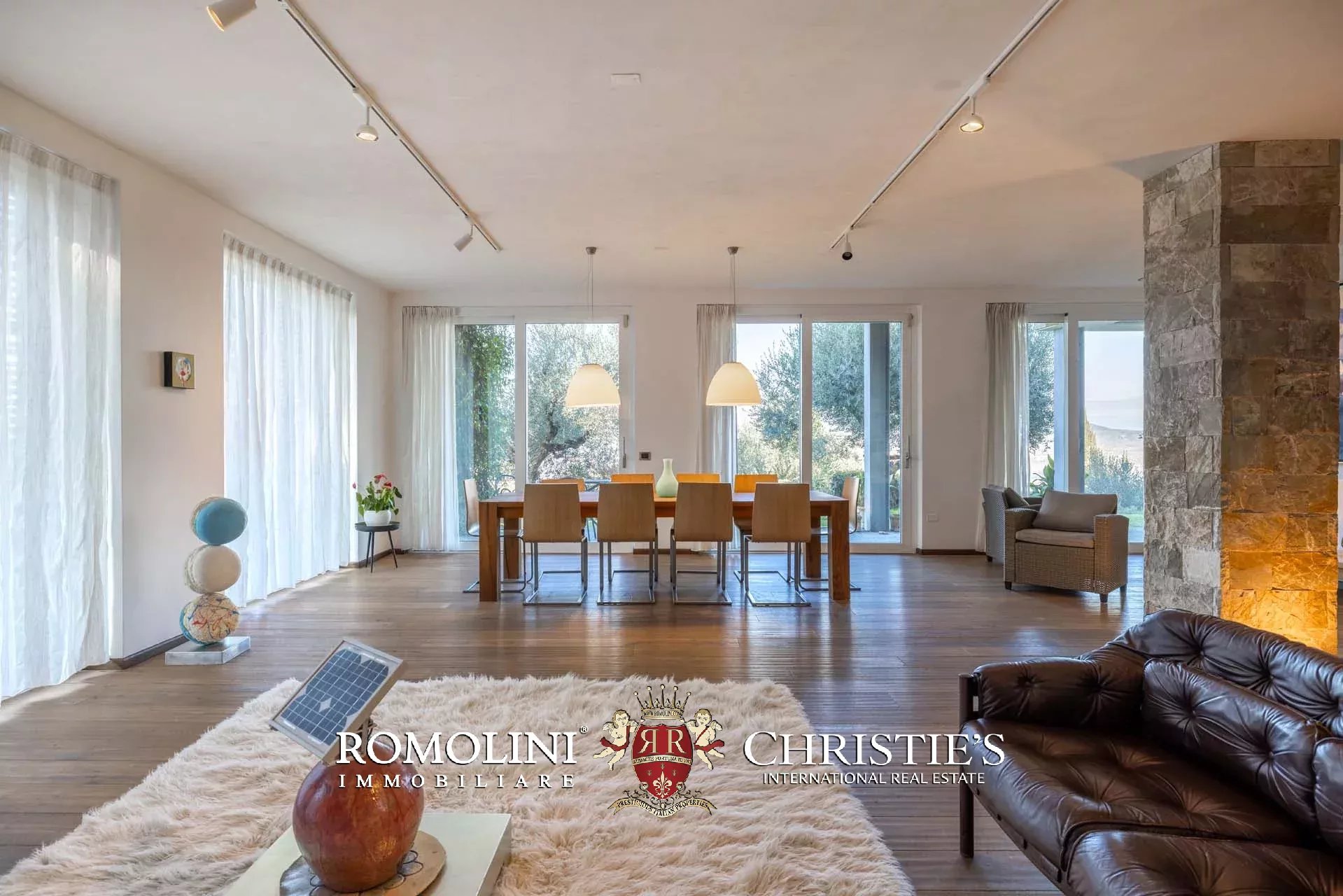 4 Bedroom Villa/Townhouse's Image 32