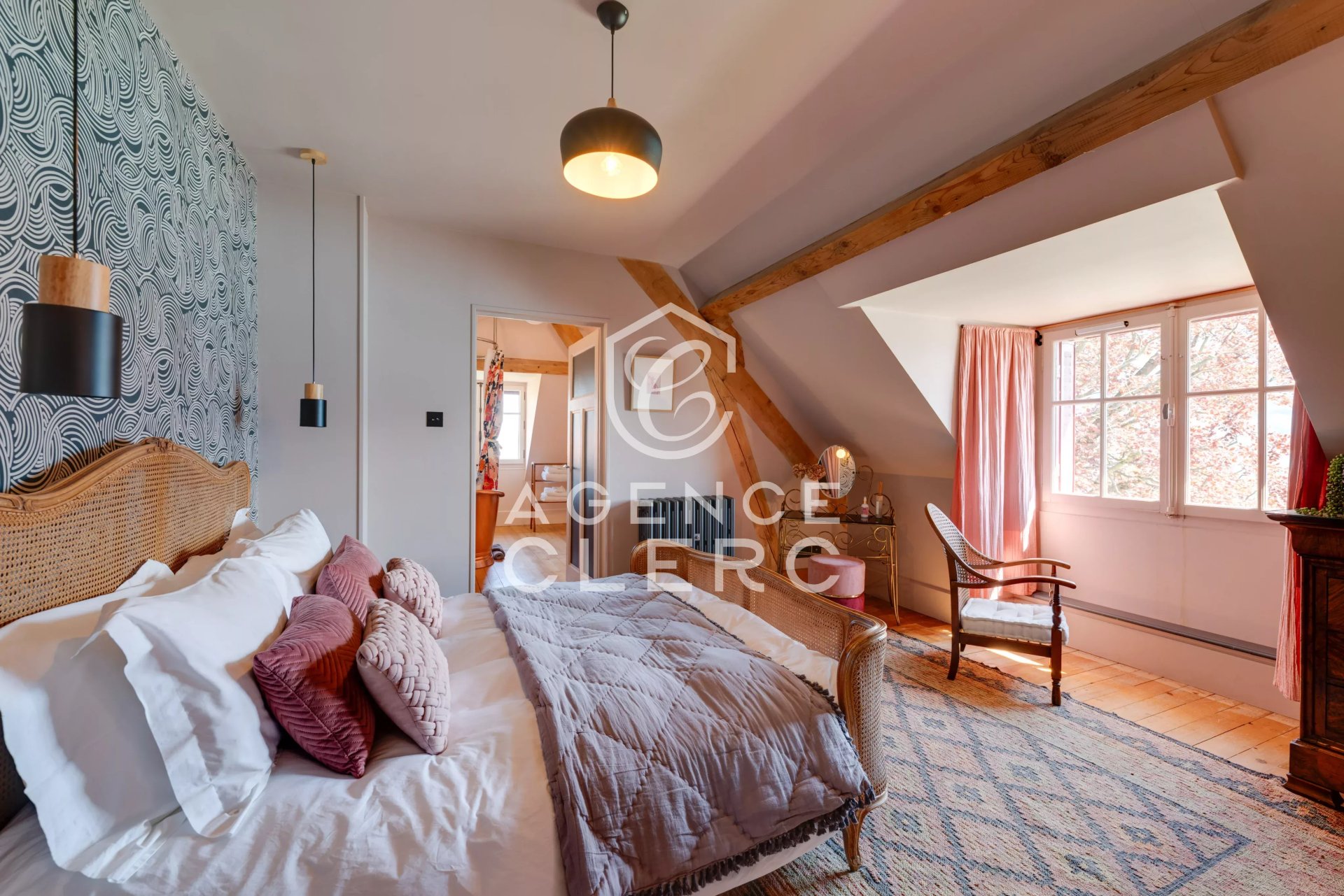 10 Bedroom Villa/Townhouse's Image 17