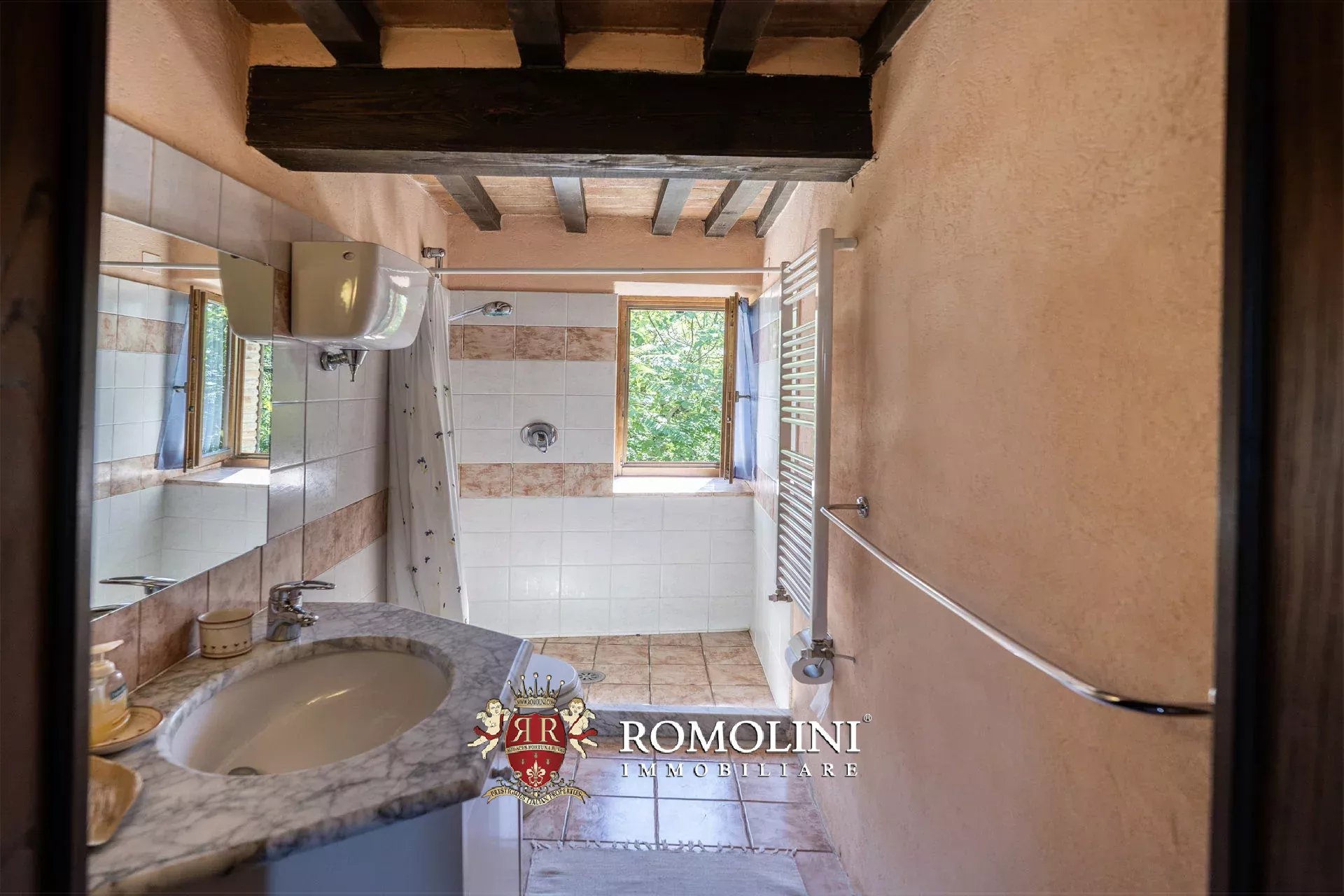 8 Bedroom Villa/Townhouse's Image 37