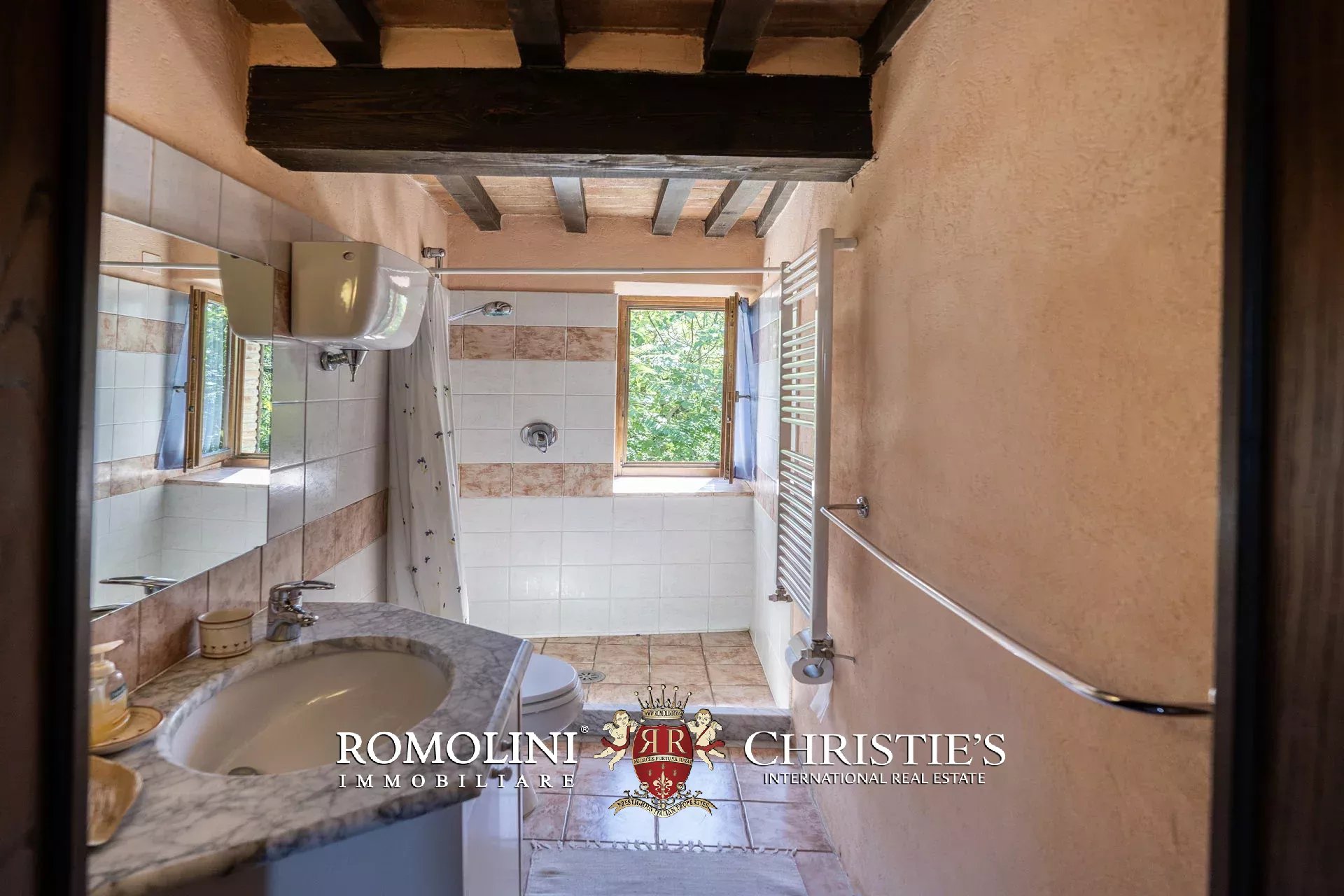 8 Bedroom Villa/Townhouse's Image 37