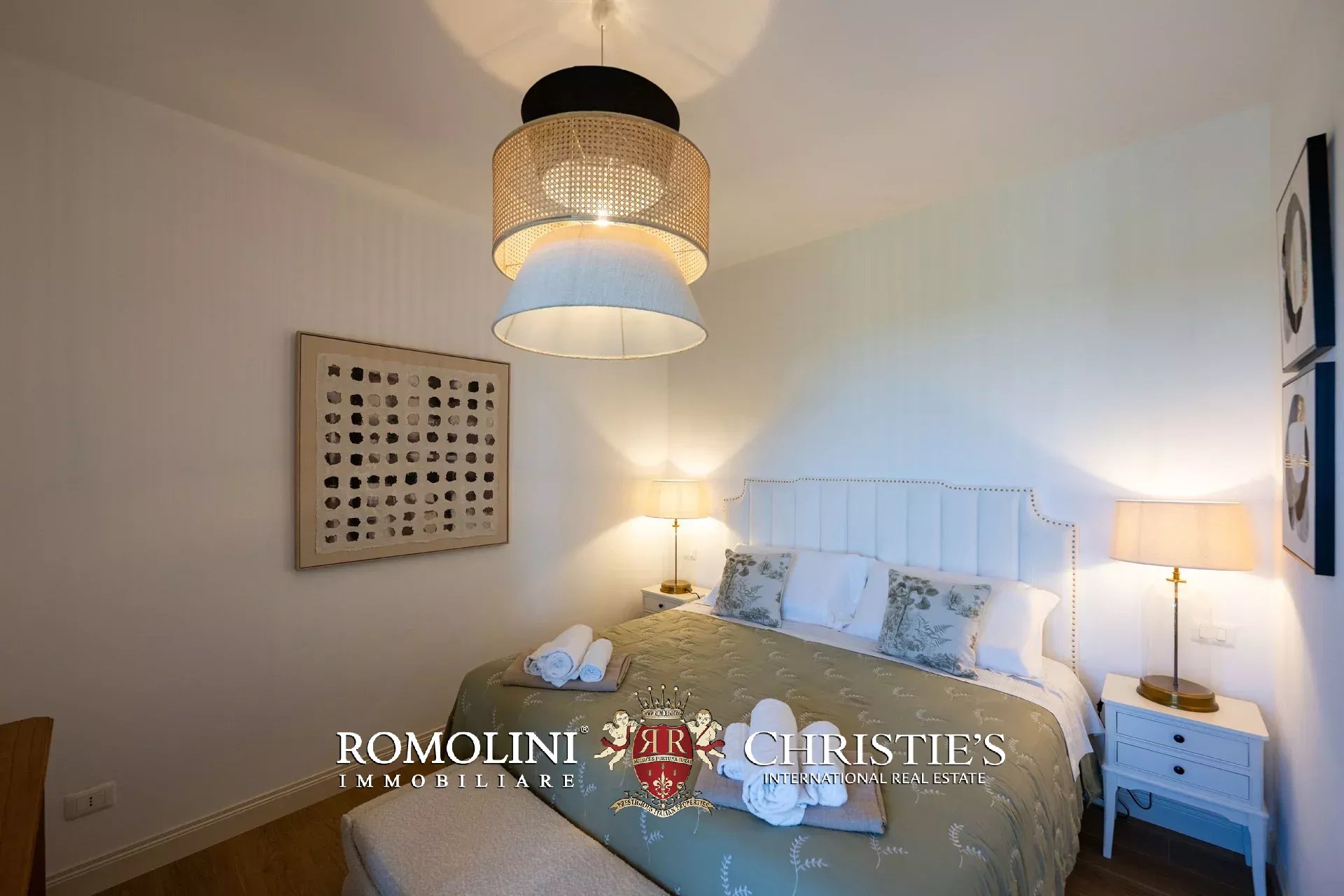 6 Bedroom Villa/Townhouse's Image 41