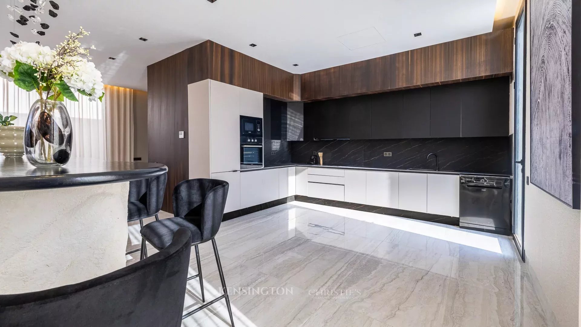 5 Bedroom Villa/Townhouse's Image 15