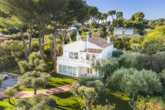 Luxury Villa in Cap d'Antibes near La Garoupe Beach | Family Estate — photo 2 of 7