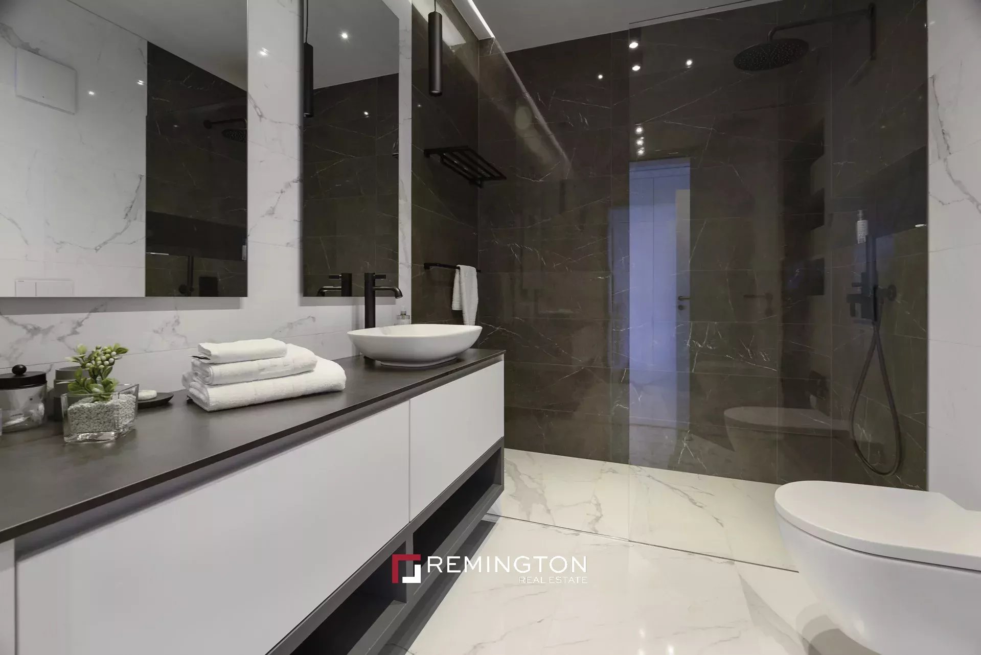 4 Bedroom Villa/Townhouse's Image 10