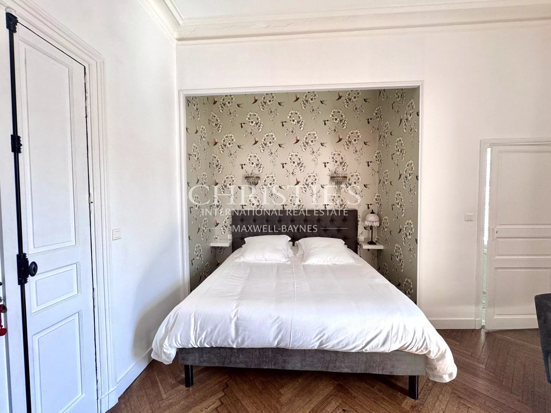 10 Bedroom Villa/Townhouse's Image 9