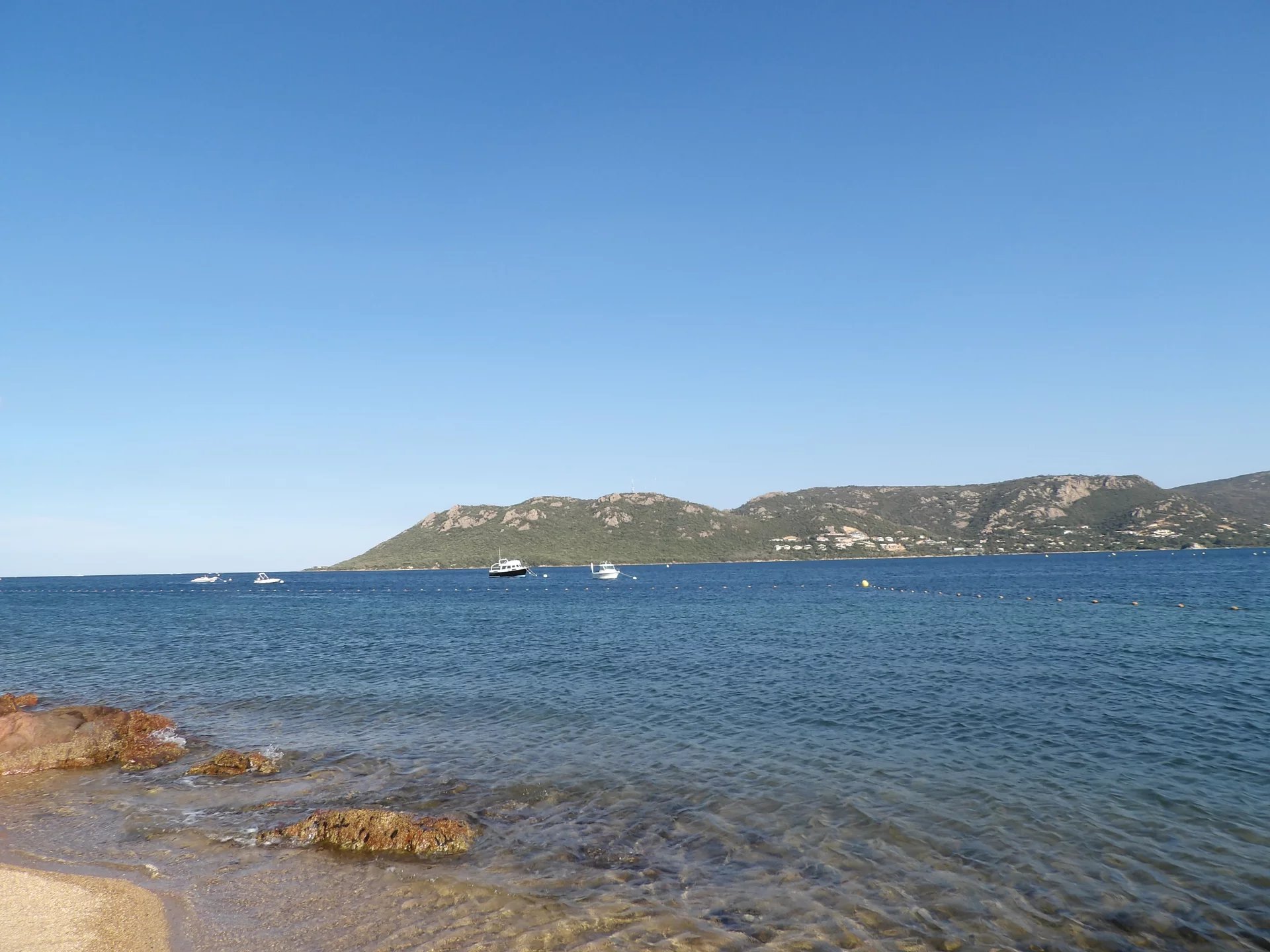 Superbe villa  contemporaine, conçue avec goût  .  Porto Vecchio